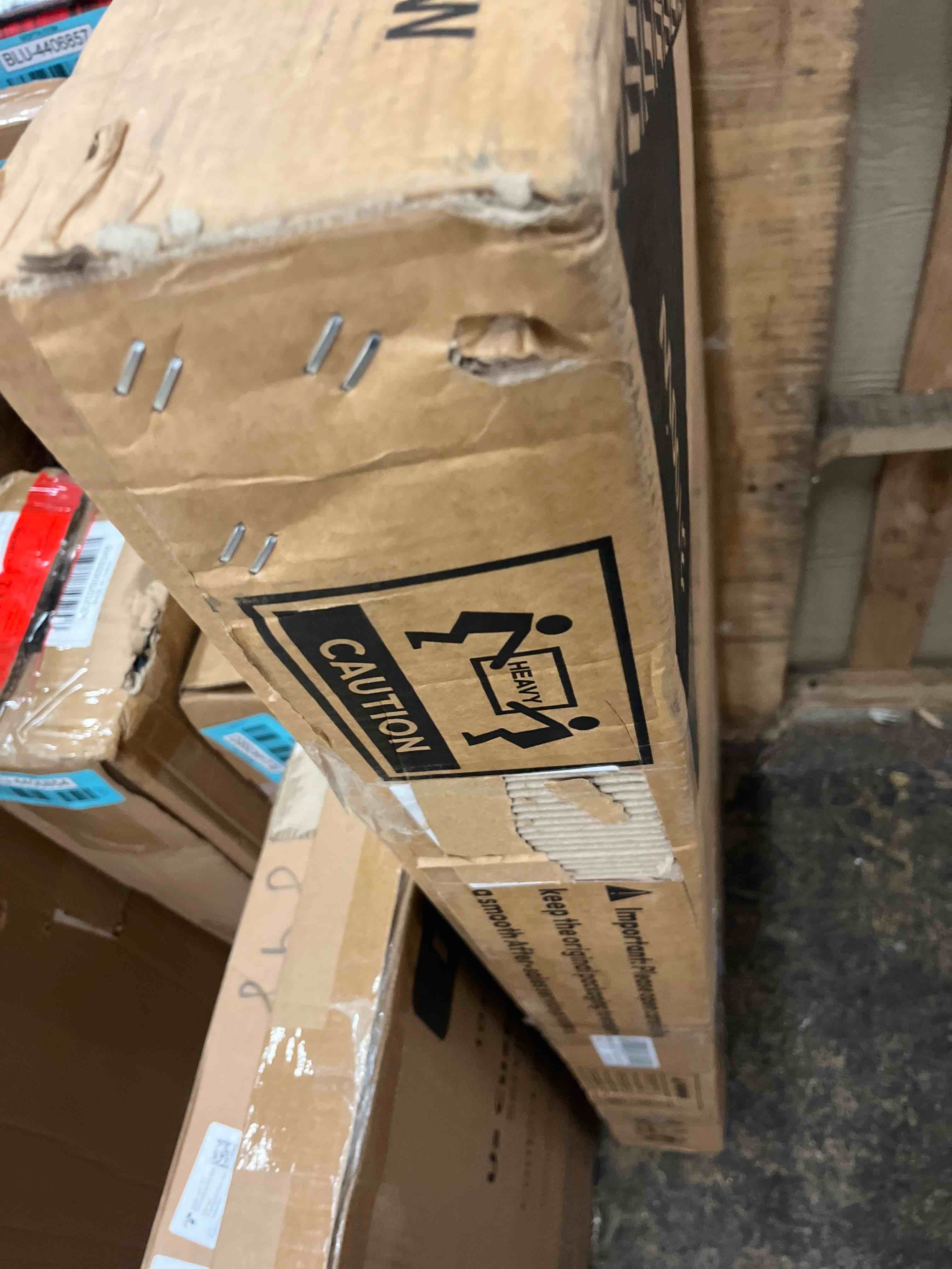 https://s3.amazonaws.com/lotting-images-prod/phillipi/BLU4406850_1746769063035.jpeg