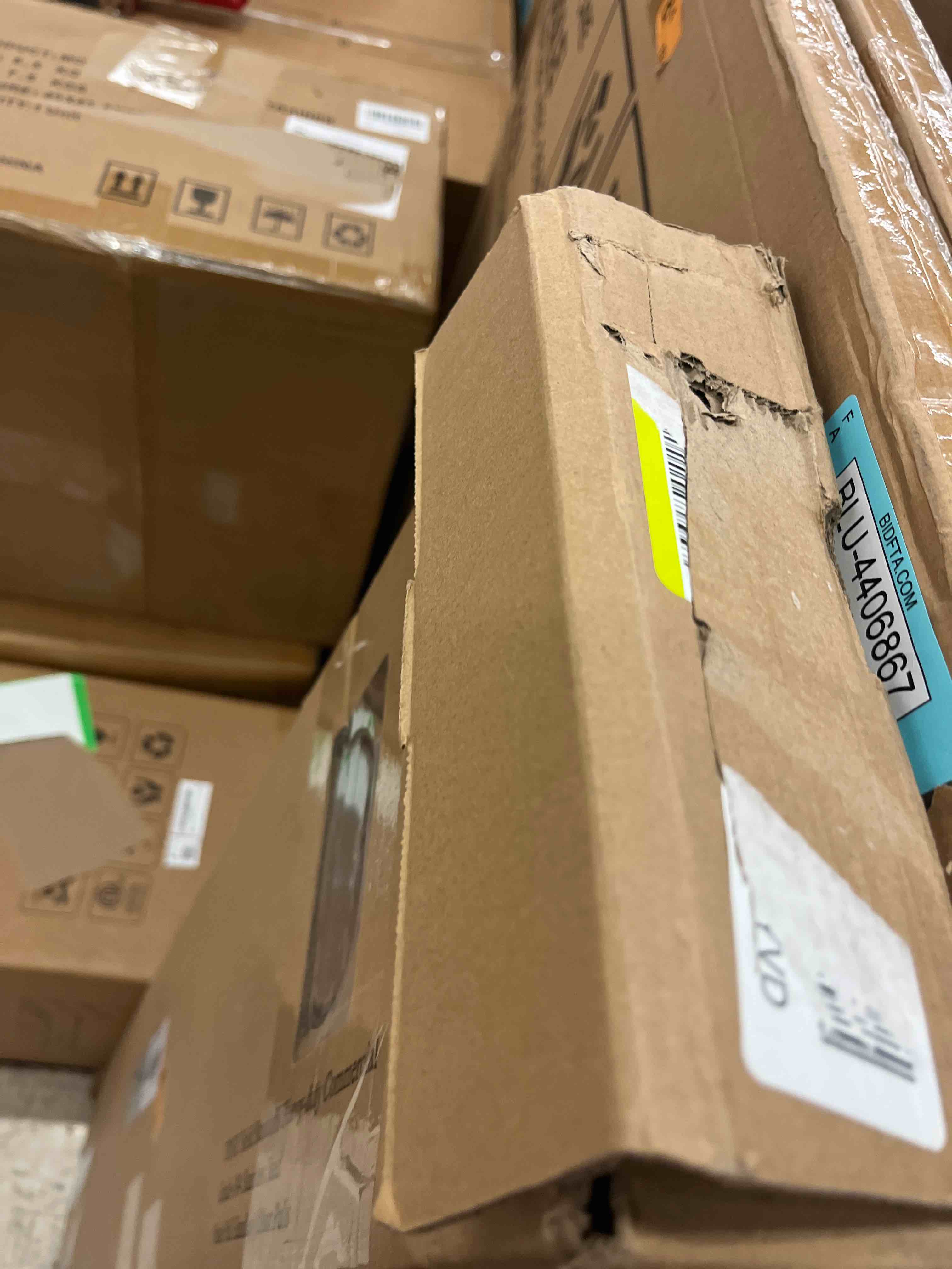 https://s3.amazonaws.com/lotting-images-prod/phillipi/BLU4406871_1746765184895.jpeg
