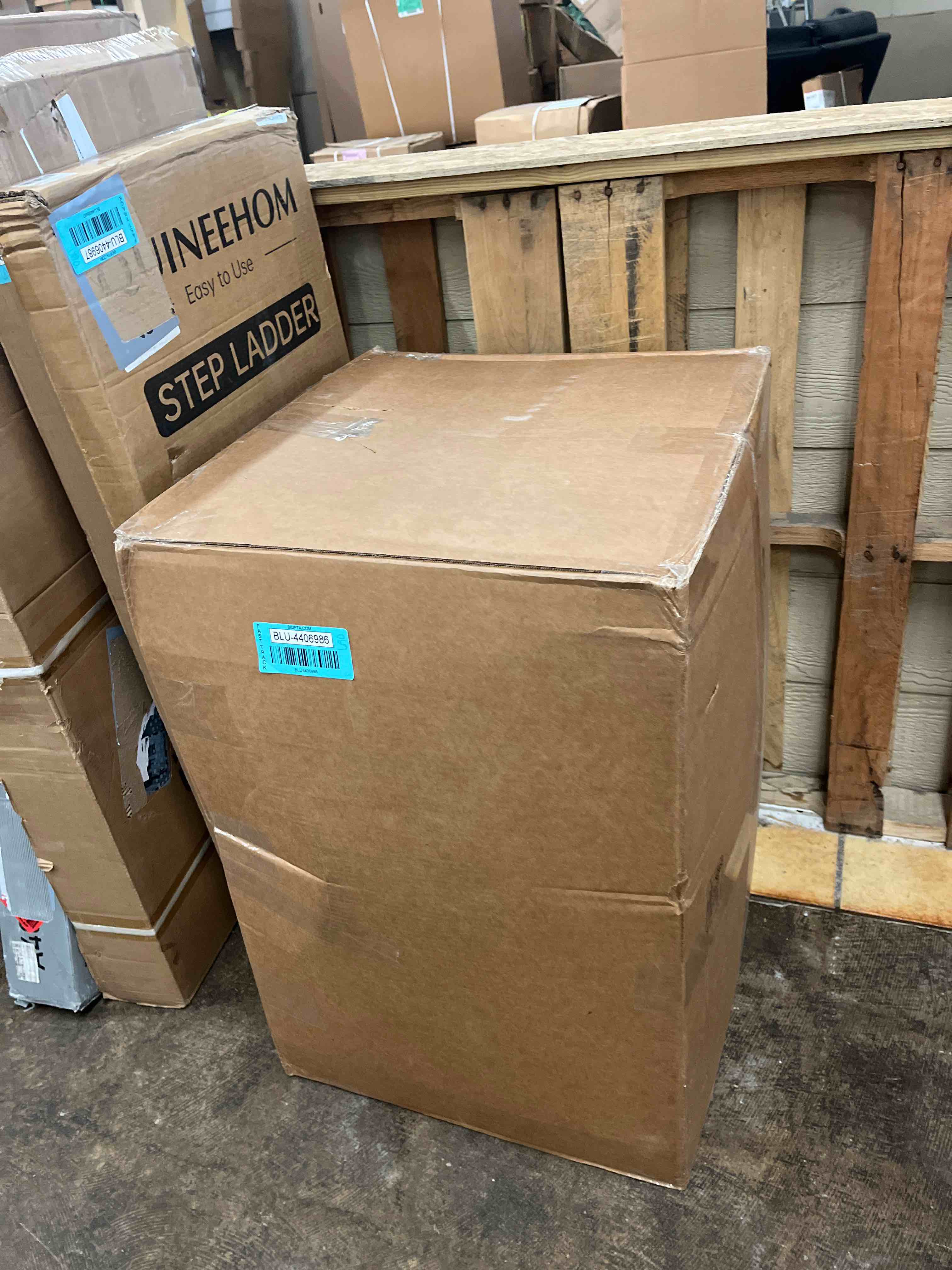 https://s3.amazonaws.com/lotting-images-prod/phillipi/BLU4406986_1746802426416.jpeg