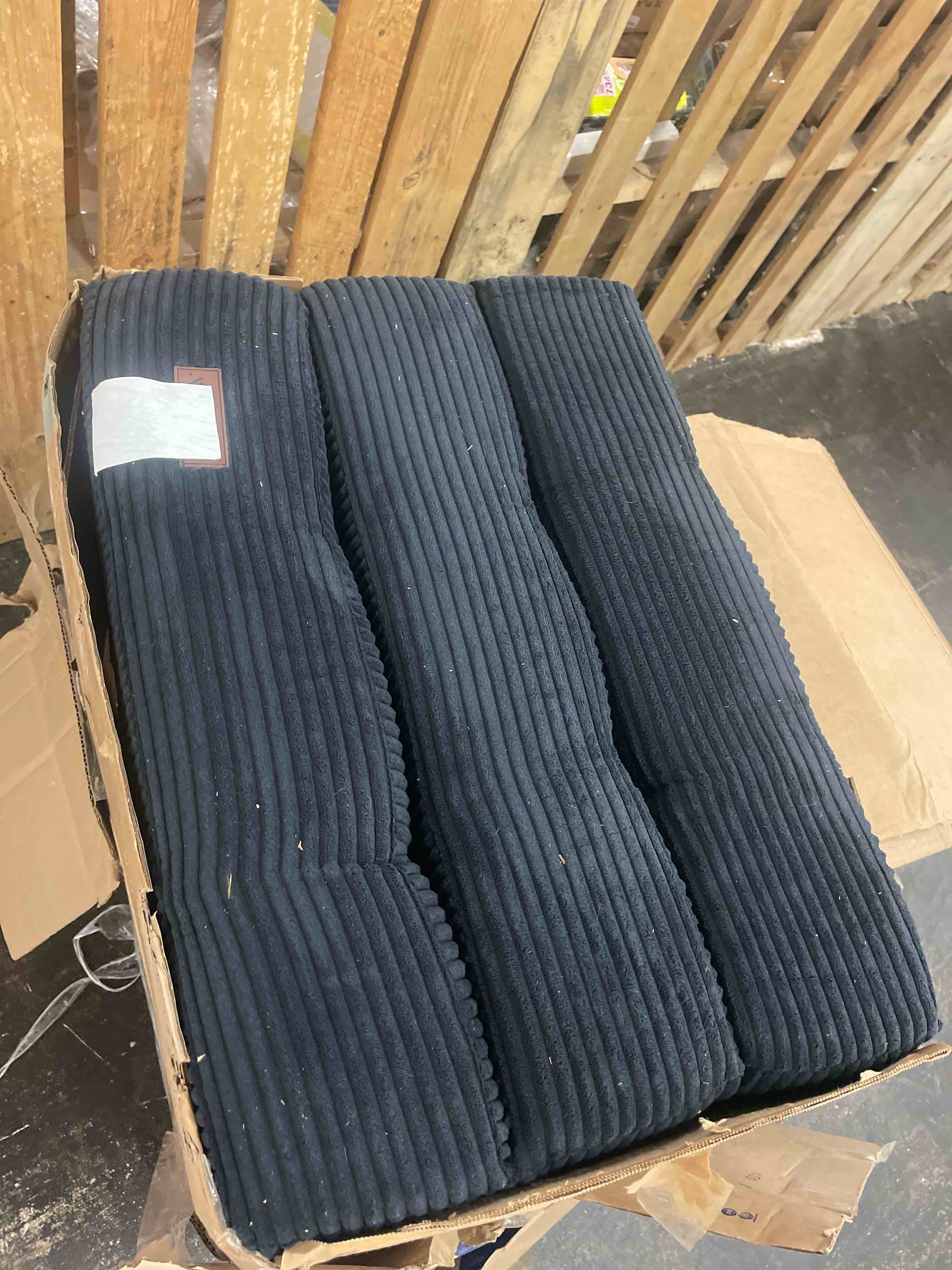 https://s3.amazonaws.com/lotting-images-prod/phillipi/BLU4407916_1752260411077.jpeg