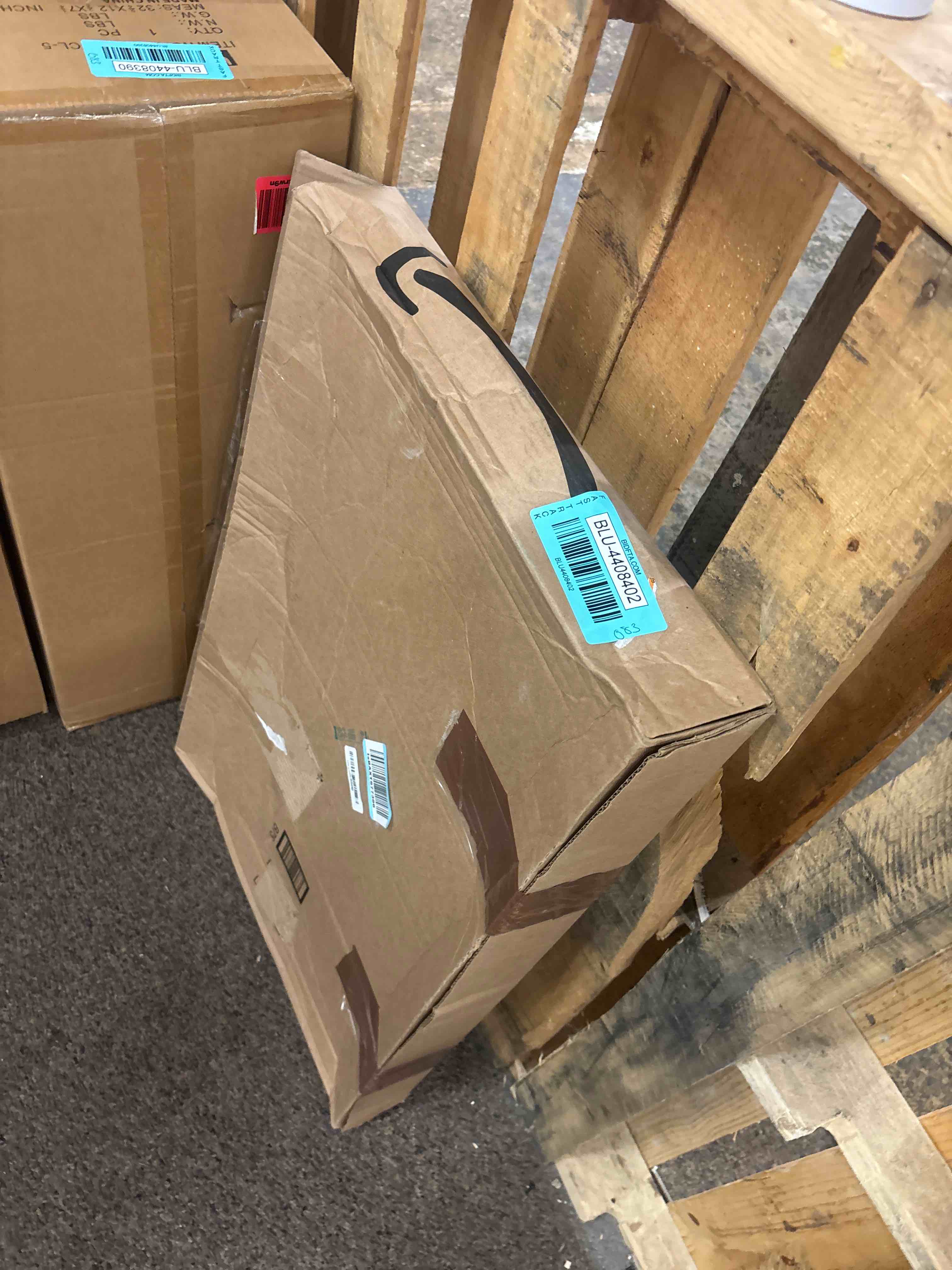 https://s3.amazonaws.com/lotting-images-prod/phillipi/BLU4408402_1753064771646.jpeg