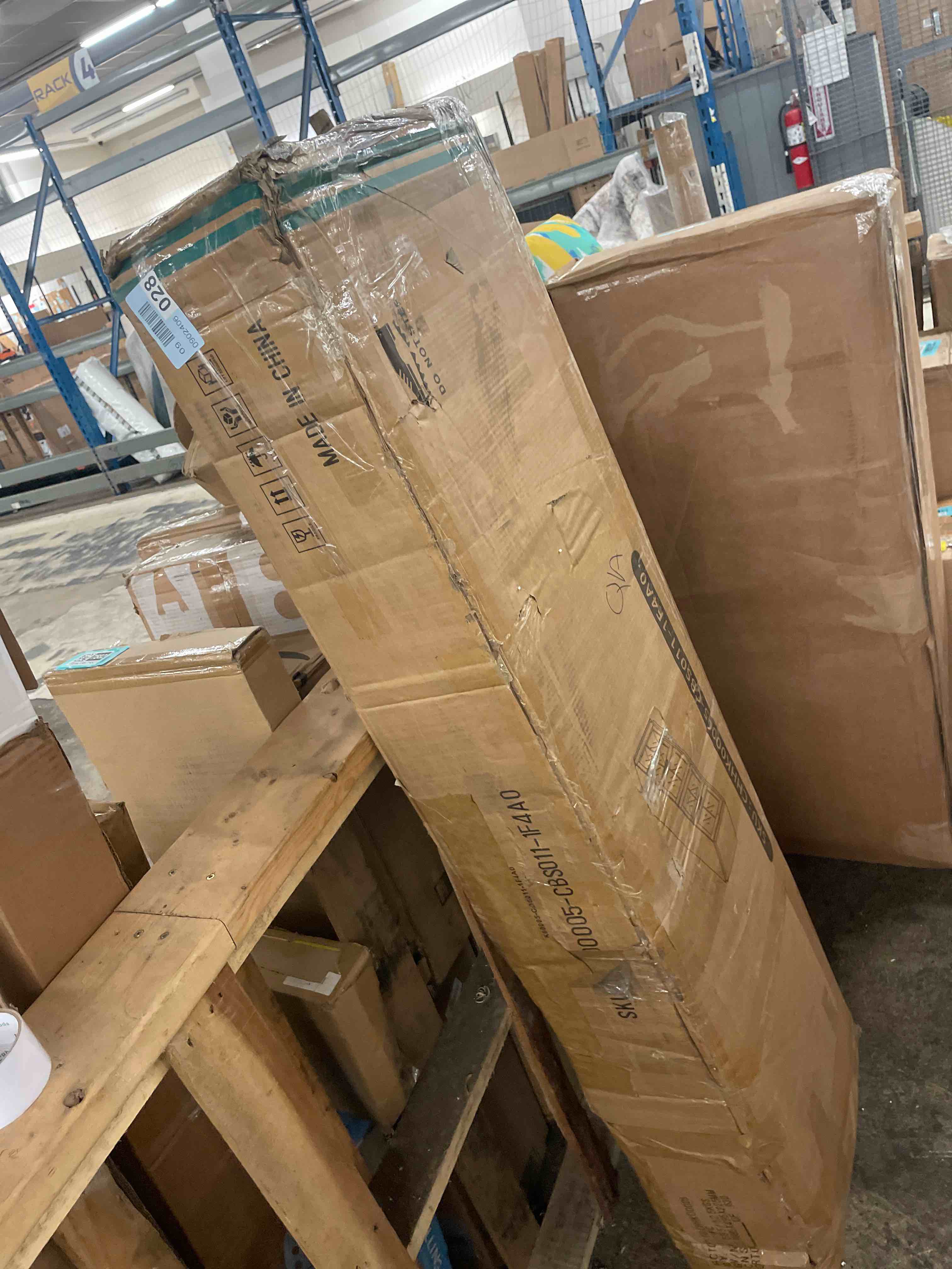 https://s3.amazonaws.com/lotting-images-prod/phillipi/BLU4408508_1753293262357.jpeg