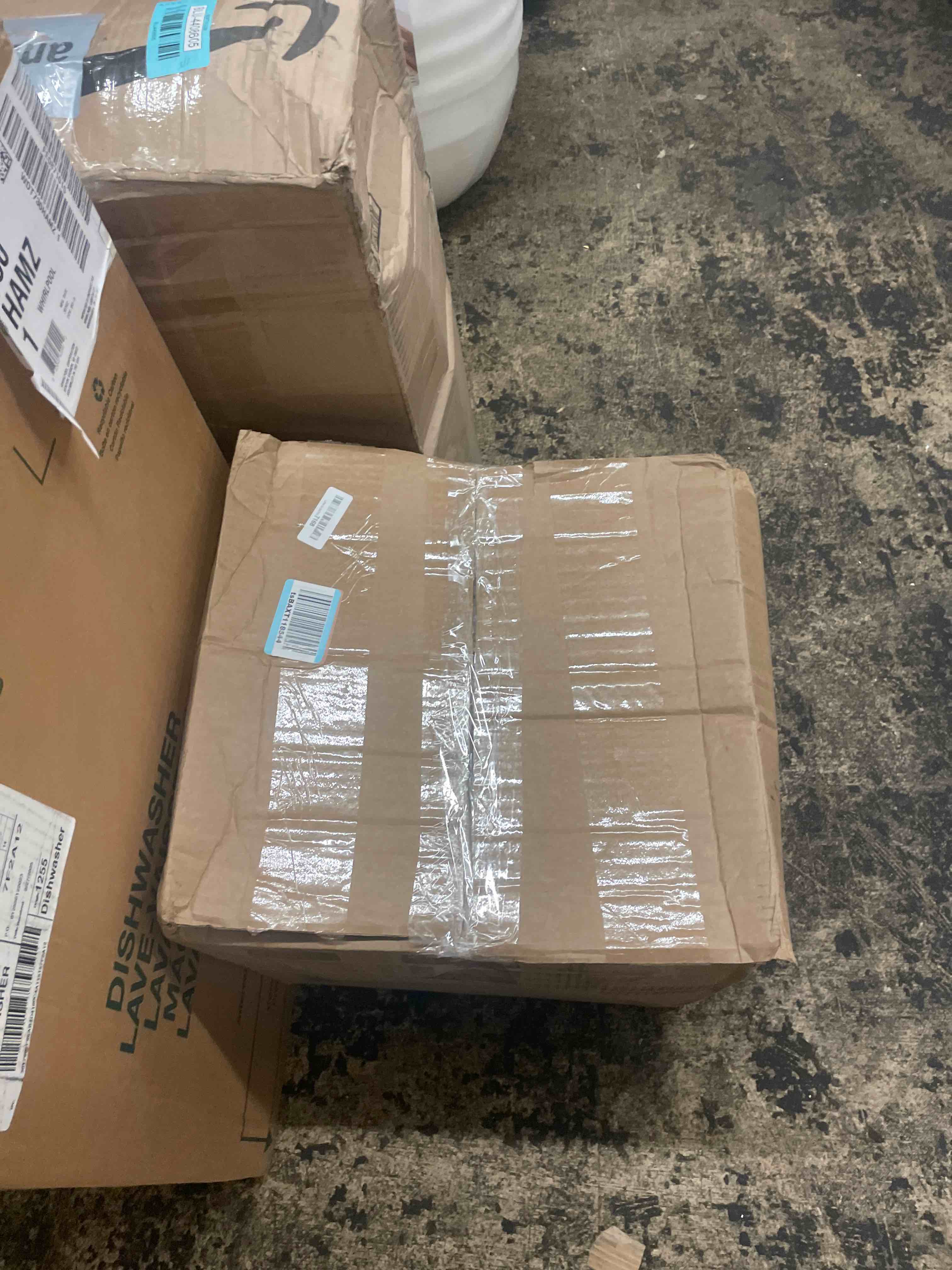 https://s3.amazonaws.com/lotting-images-prod/phillipi/BLU4408603_1753464336858.jpeg