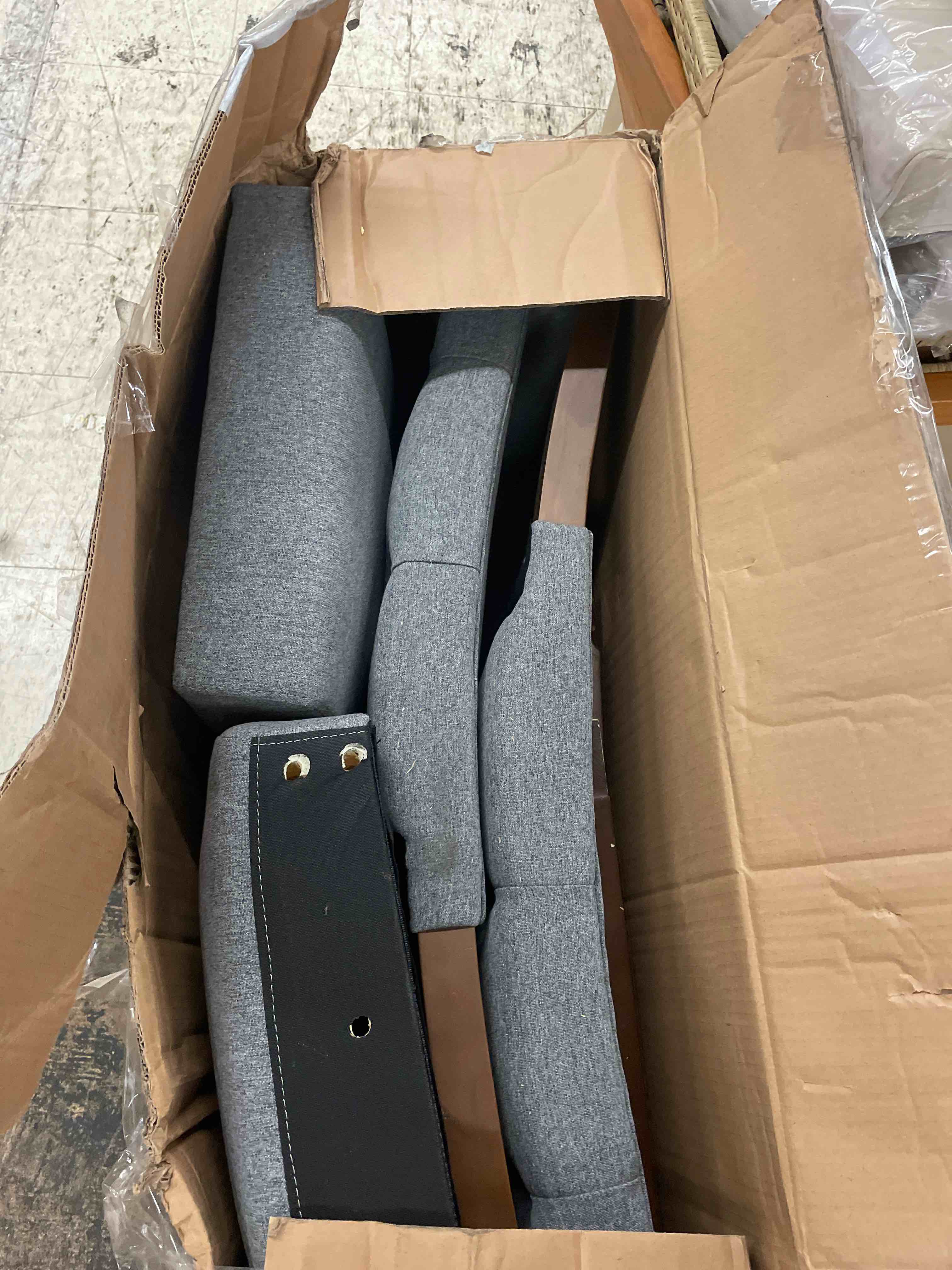 https://s3.amazonaws.com/lotting-images-prod/phillipi/BLU4408912_1753951281282.jpeg