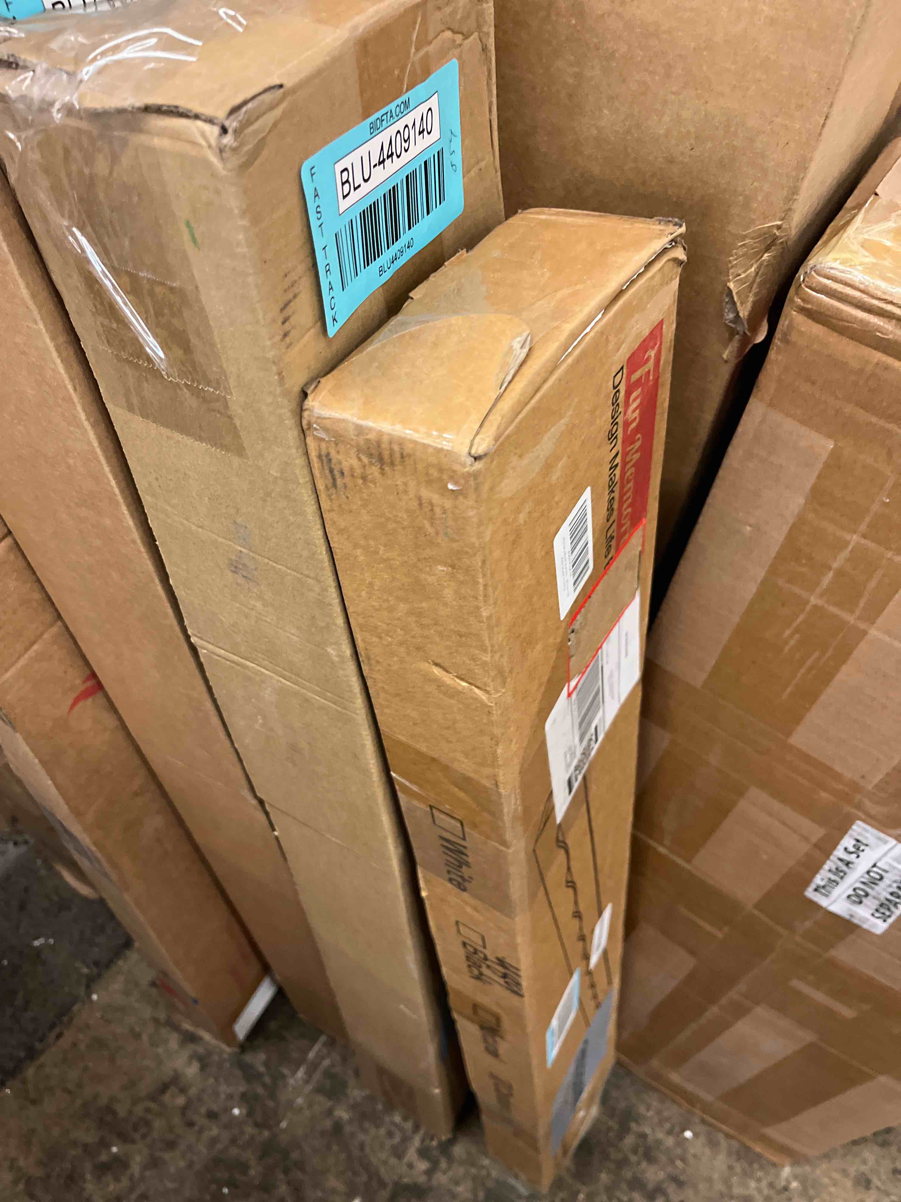 https://s3.amazonaws.com/lotting-images-prod/phillipi/BLU4409127_1749744319825.jpeg