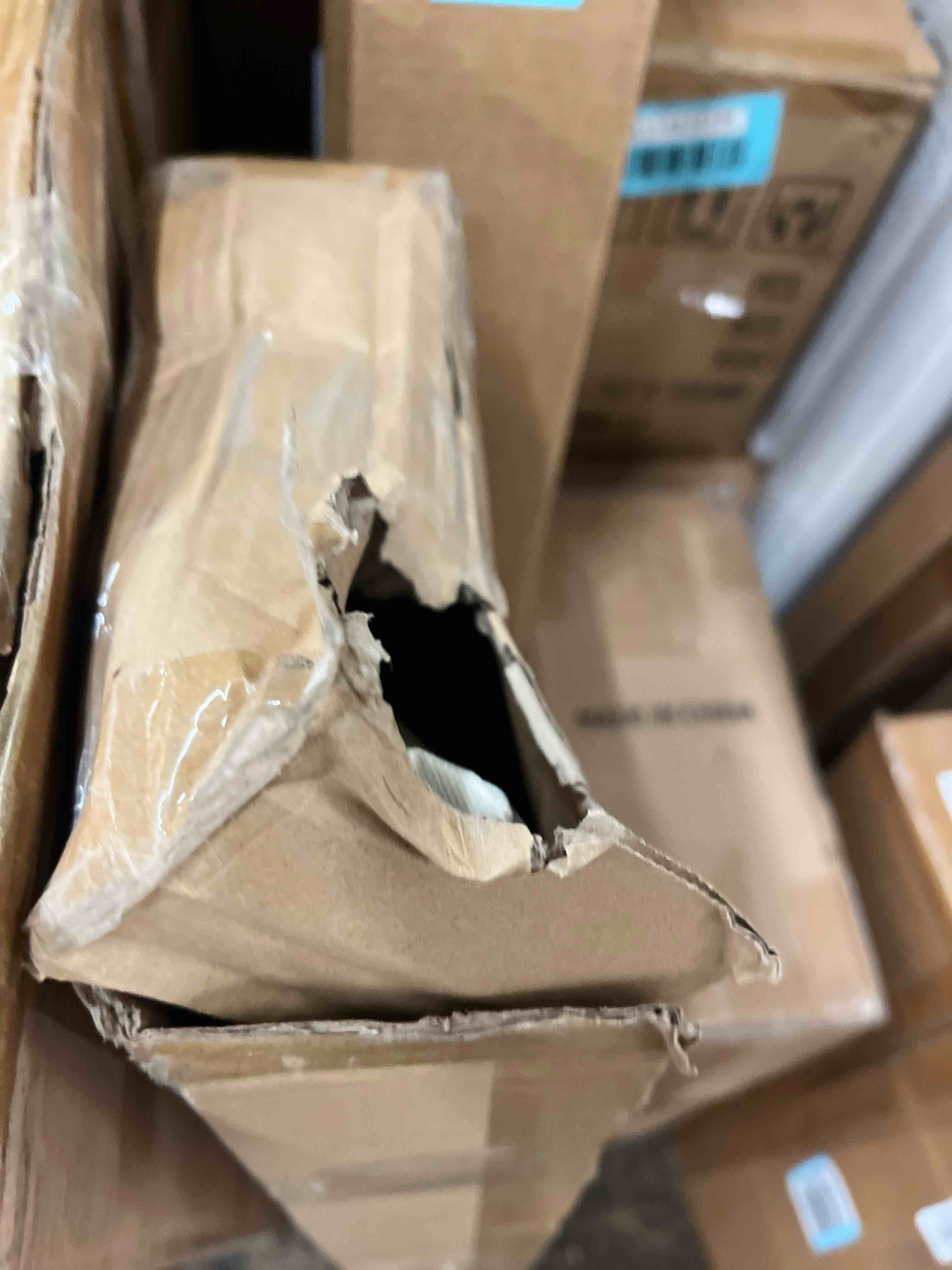 https://s3.amazonaws.com/lotting-images-prod/phillipi/BLU4409130_1749744557785.jpeg