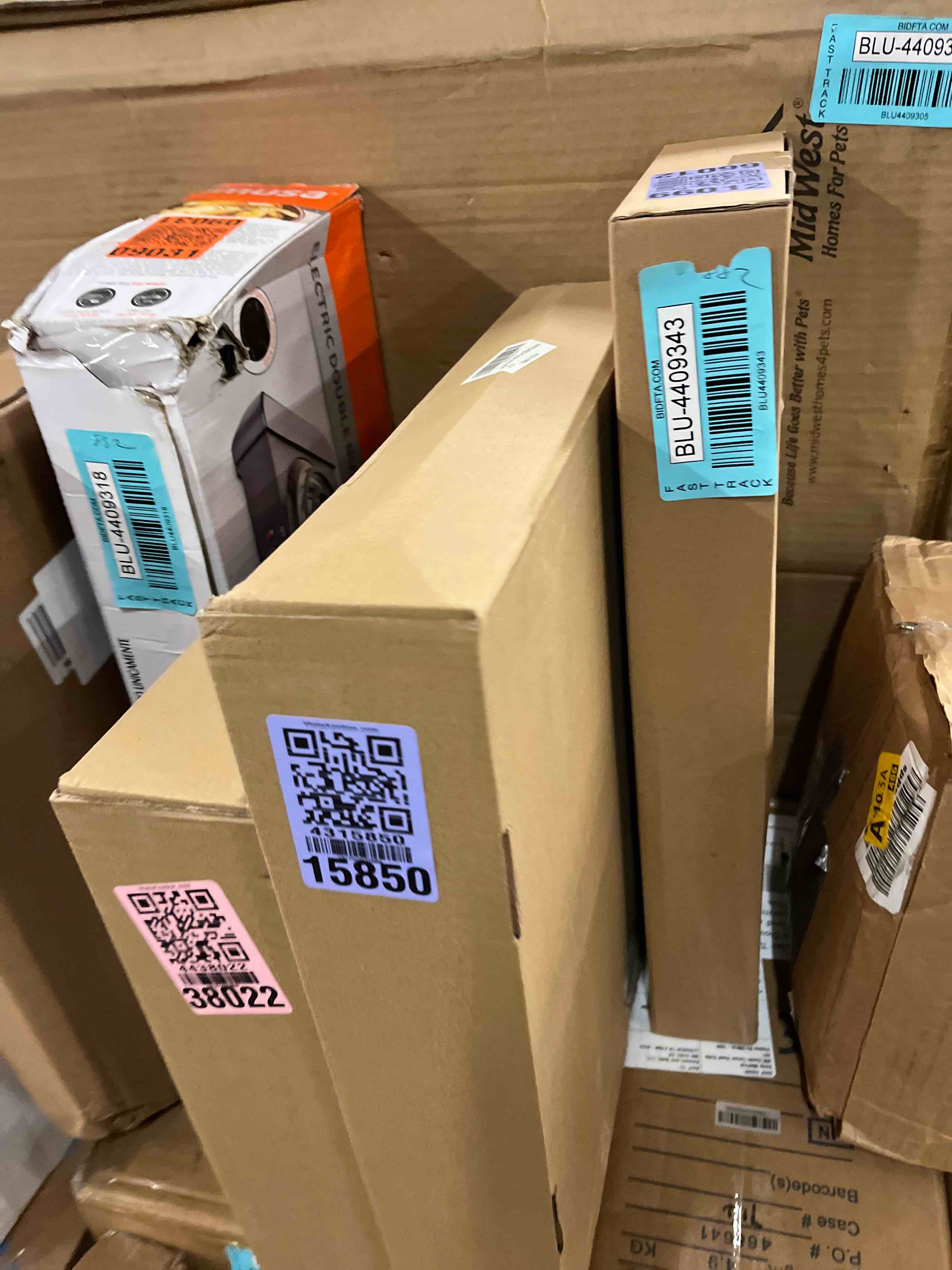 https://s3.amazonaws.com/lotting-images-prod/phillipi/BLU4409345_1750212625596.jpeg