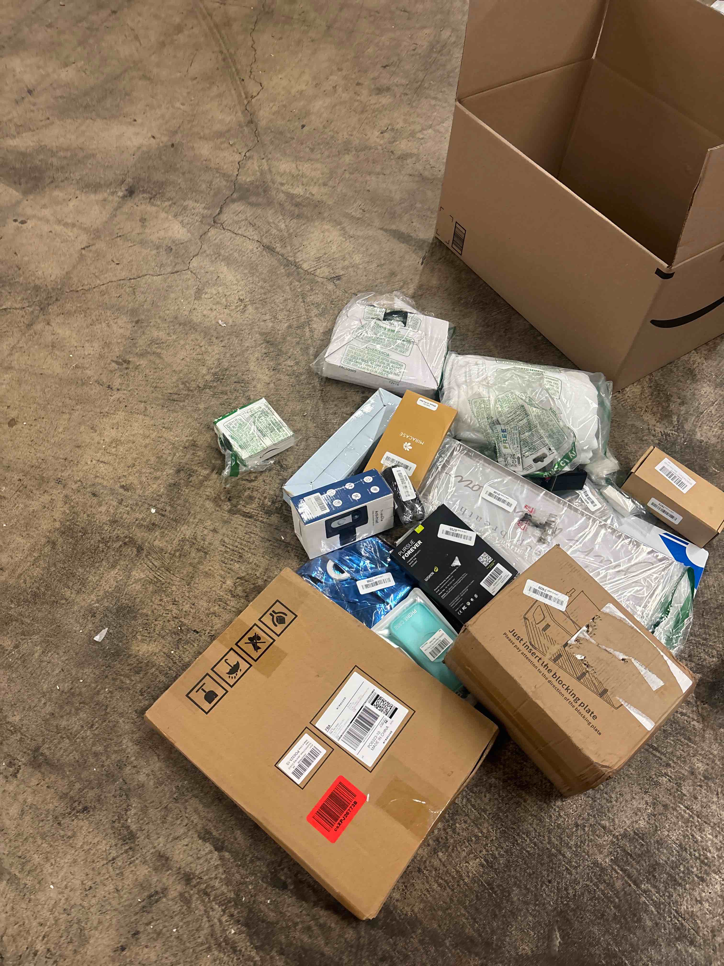 https://s3.amazonaws.com/lotting-images-prod/phillipi/BLU4409635_1751607838045.jpeg