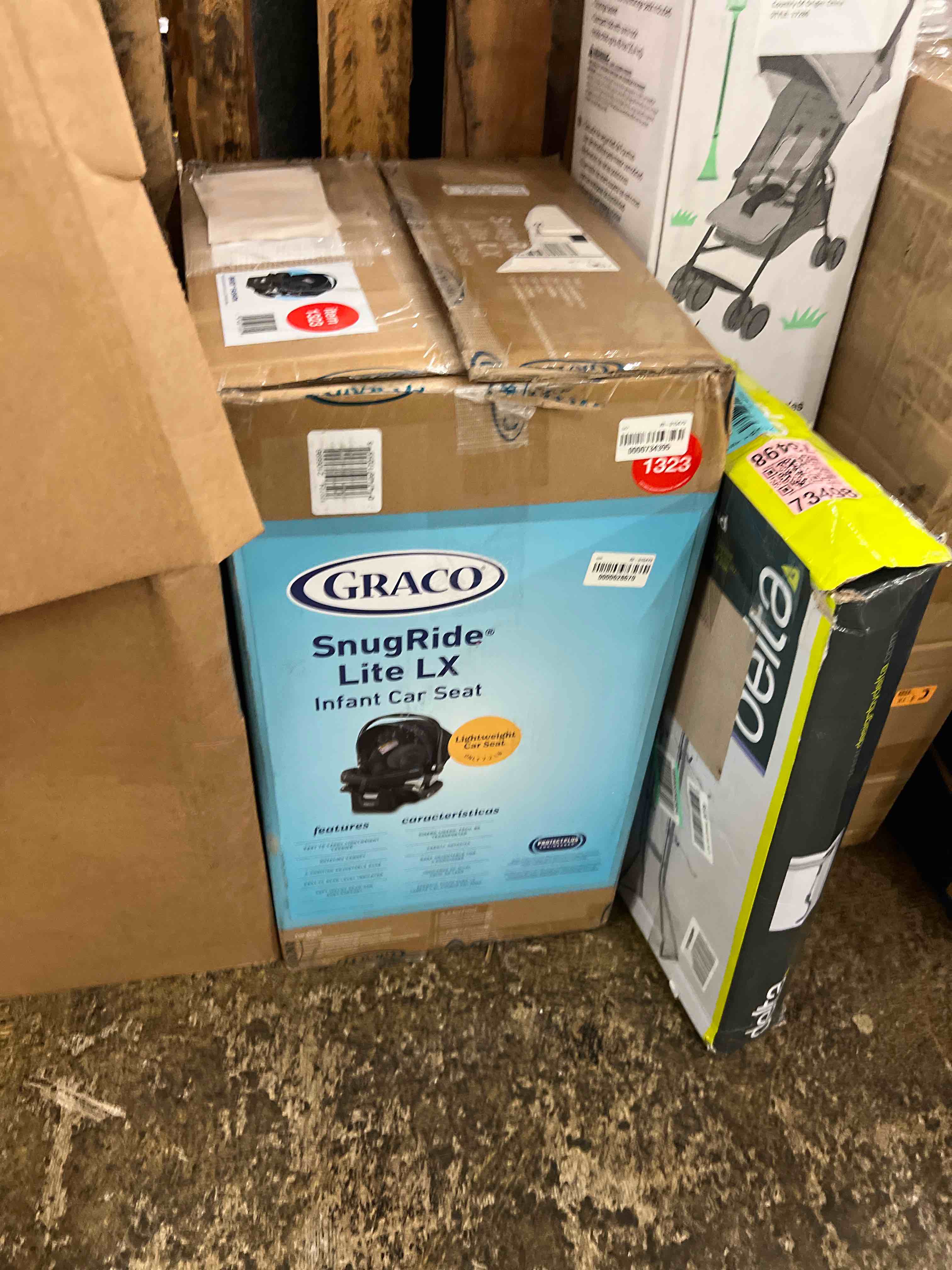 https://s3.amazonaws.com/lotting-images-prod/phillipi/BLU4409690_1752632270859.jpeg