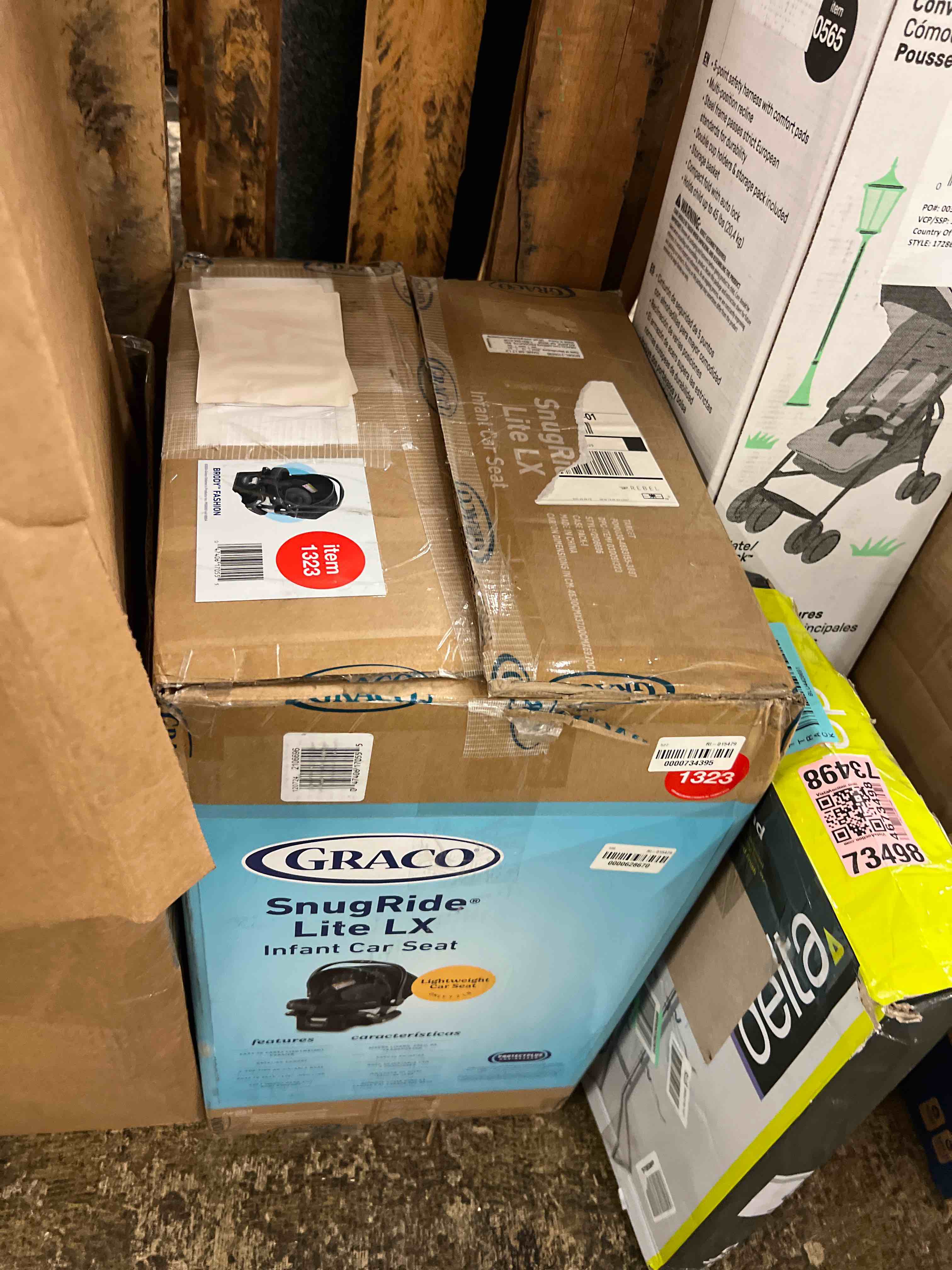 https://s3.amazonaws.com/lotting-images-prod/phillipi/BLU4409690_1752632272455.jpeg
