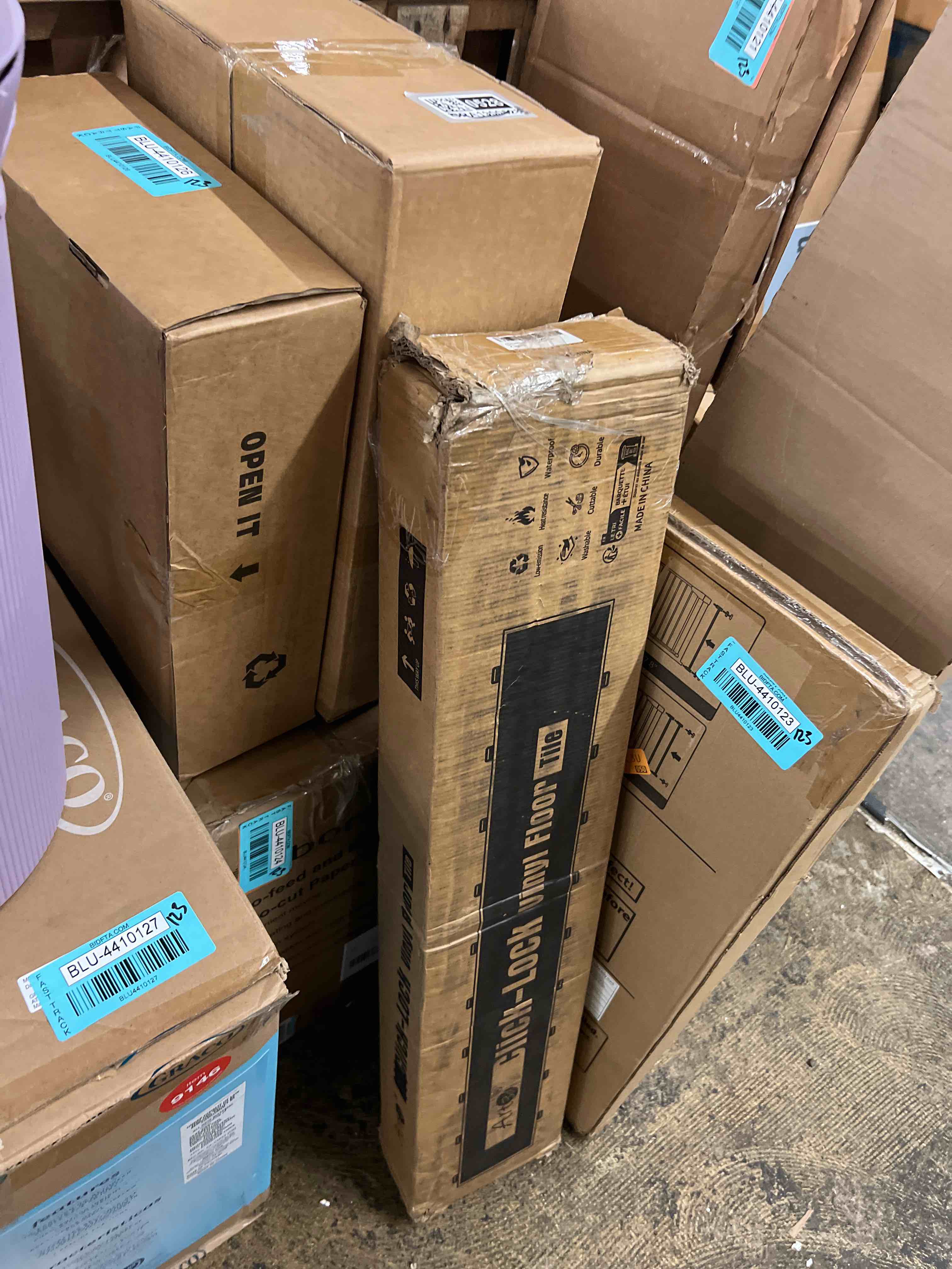 https://s3.amazonaws.com/lotting-images-prod/phillipi/BLU4410133_1753729224794.jpeg