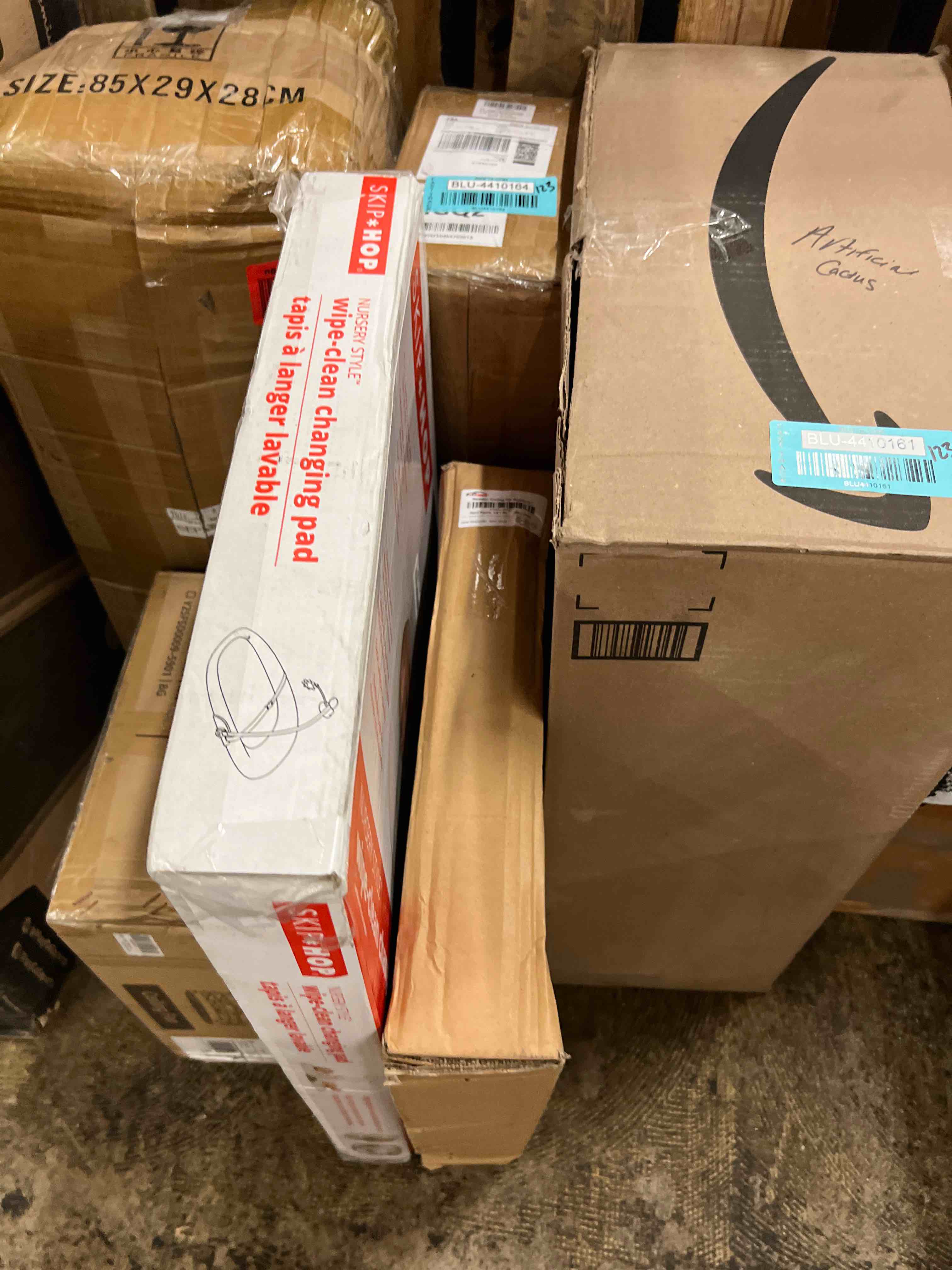https://s3.amazonaws.com/lotting-images-prod/phillipi/BLU4410165_1753747231723.jpeg