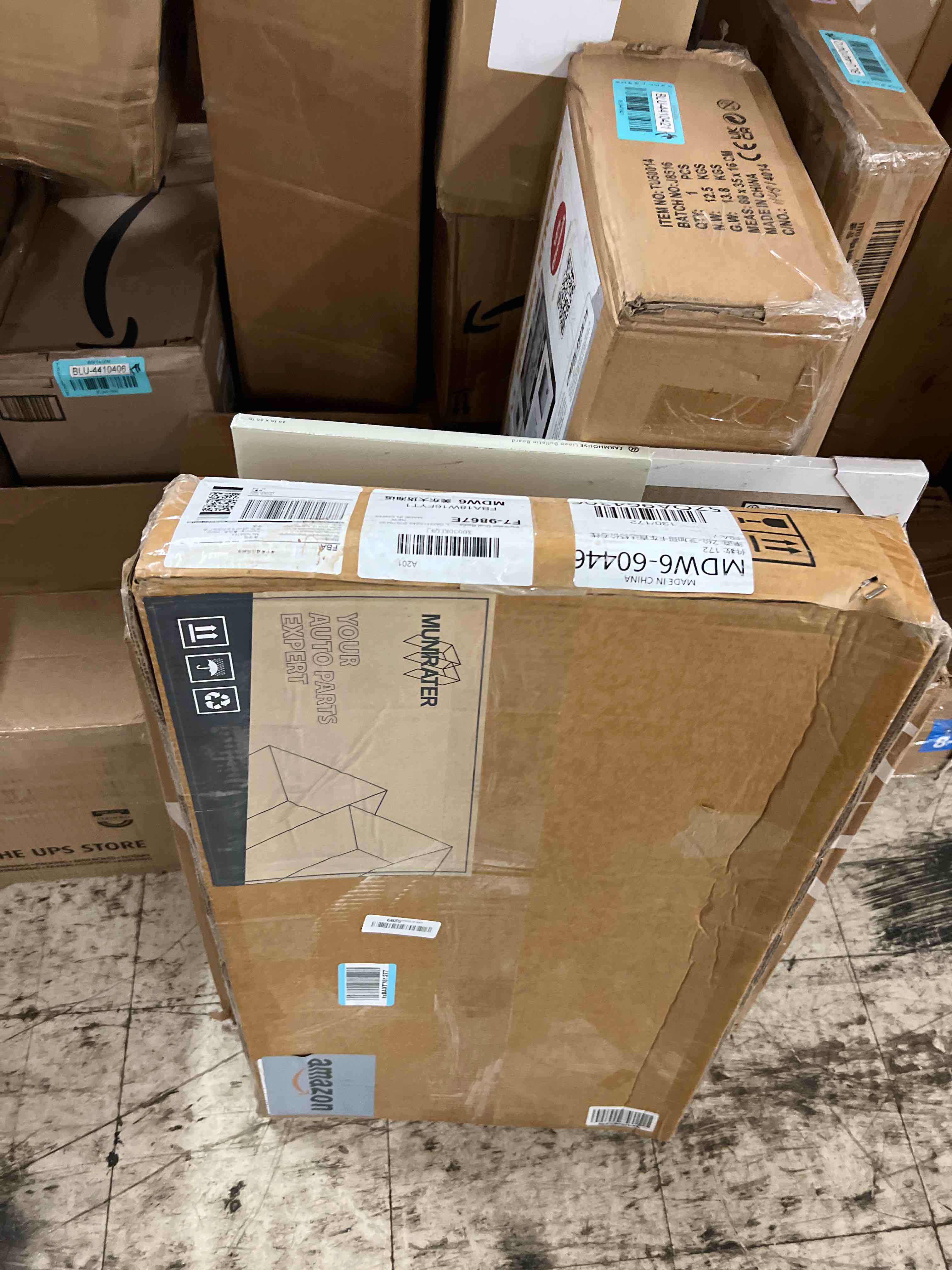 https://s3.amazonaws.com/lotting-images-prod/phillipi/BLU4410433_1754495178973.jpeg