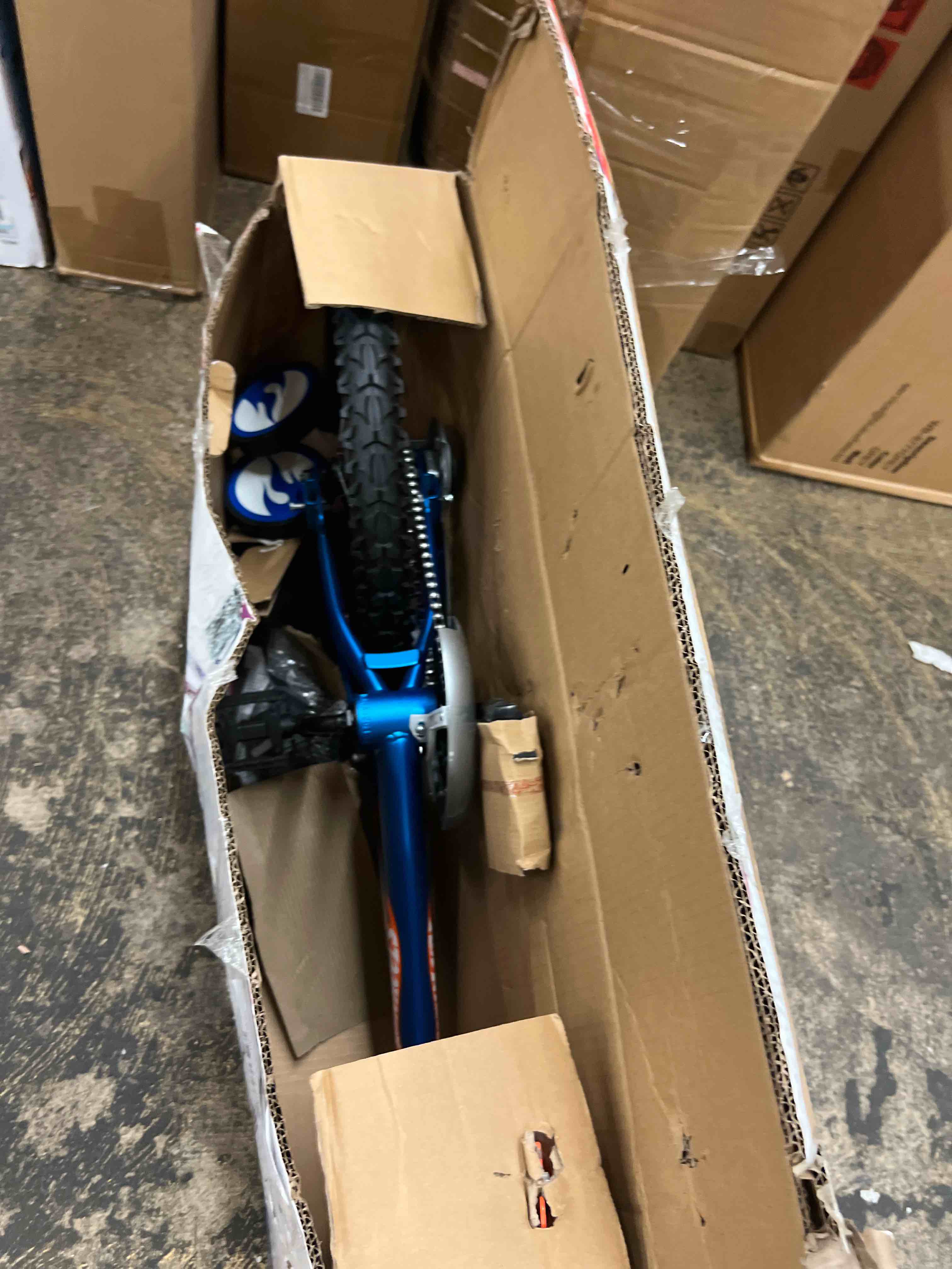 https://s3.amazonaws.com/lotting-images-prod/phillipi/BLU4411543_1754931305952.jpeg