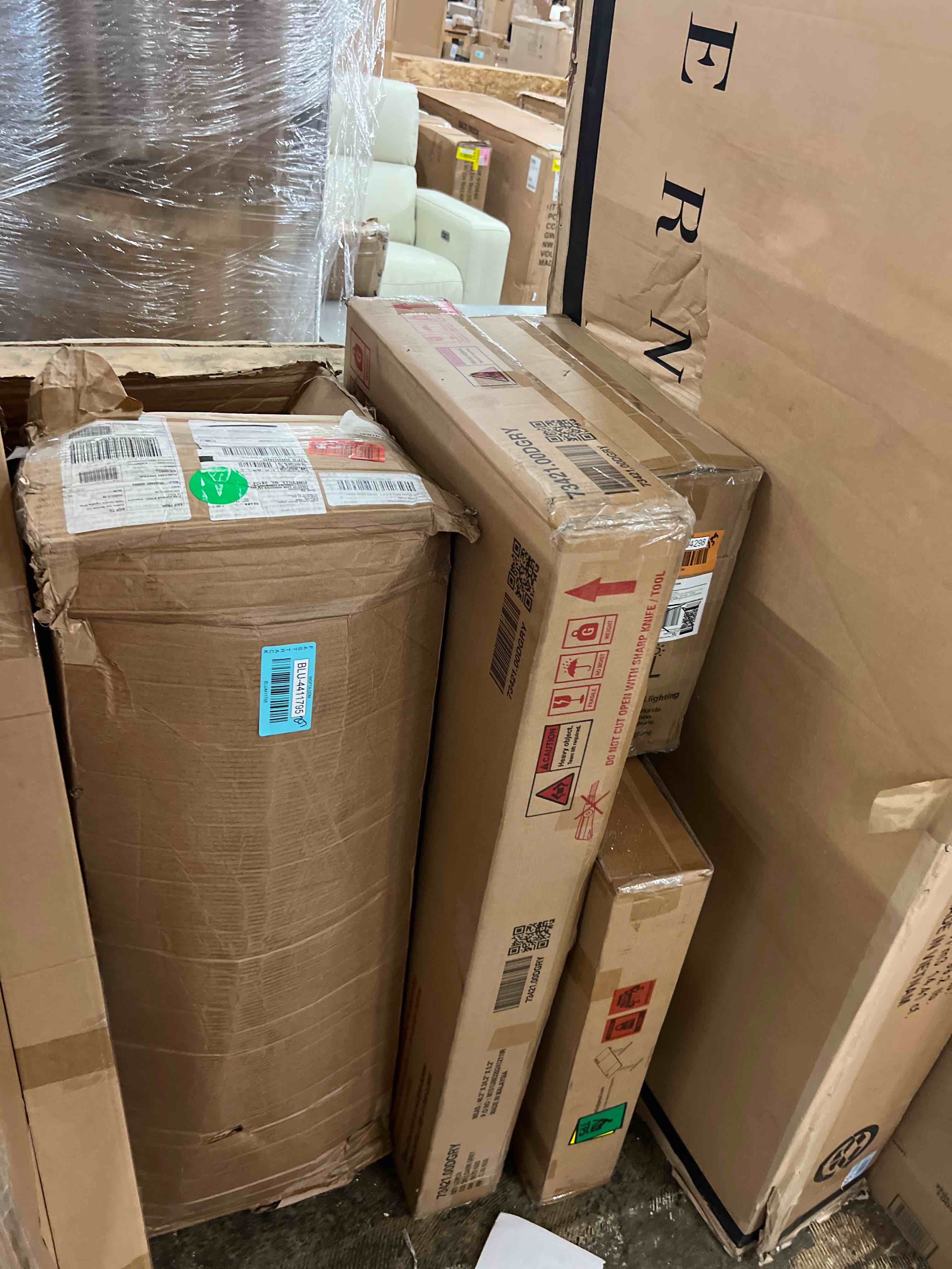 https://s3.amazonaws.com/lotting-images-prod/phillipi/BLU4411796_1755275065311.jpeg