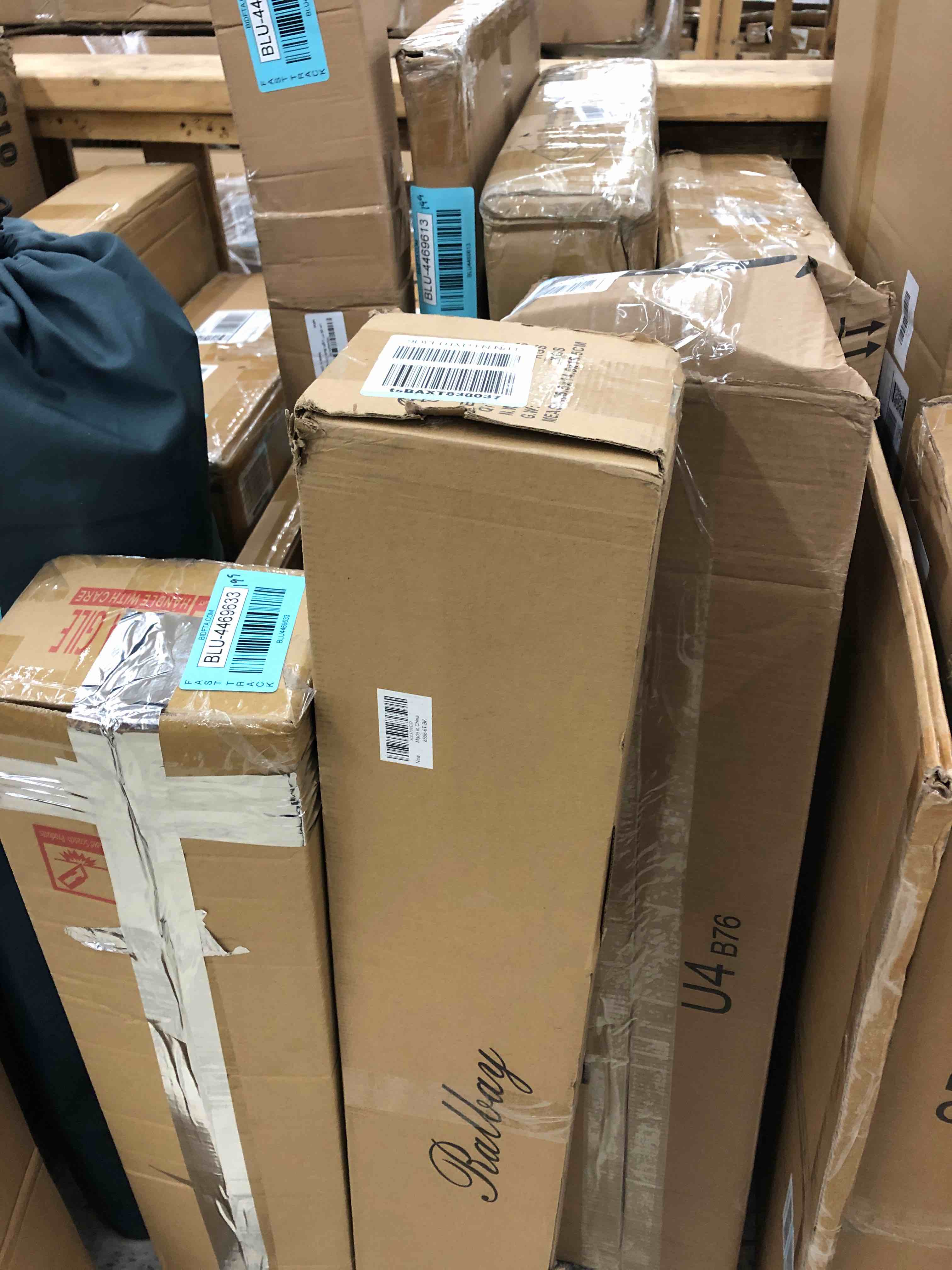 https://s3.amazonaws.com/lotting-images-prod/phillipi/BLU4469636_1732029570680.jpeg