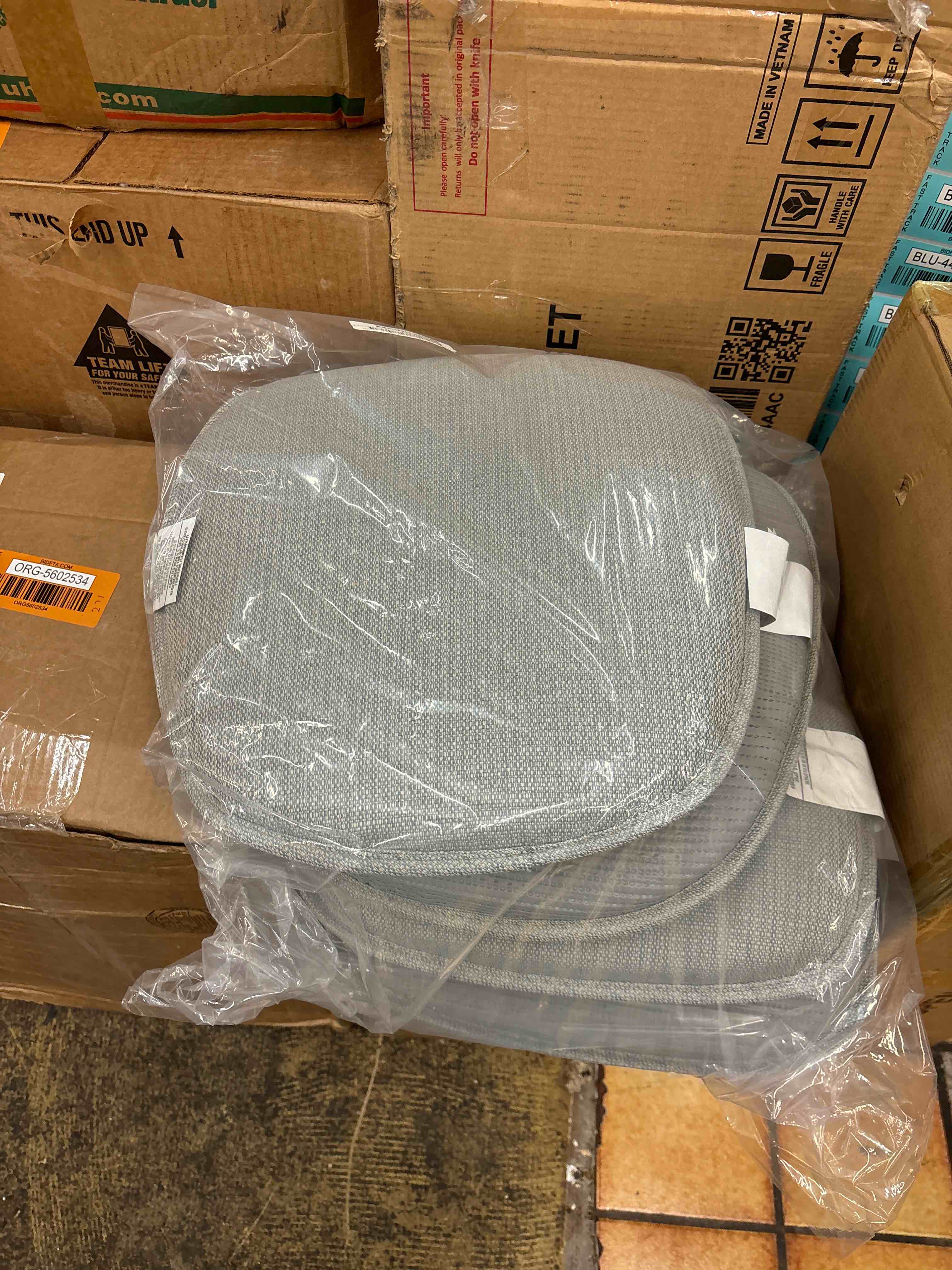 https://s3.amazonaws.com/lotting-images-prod/phillipi/BLU4471868_1733169121283.jpeg