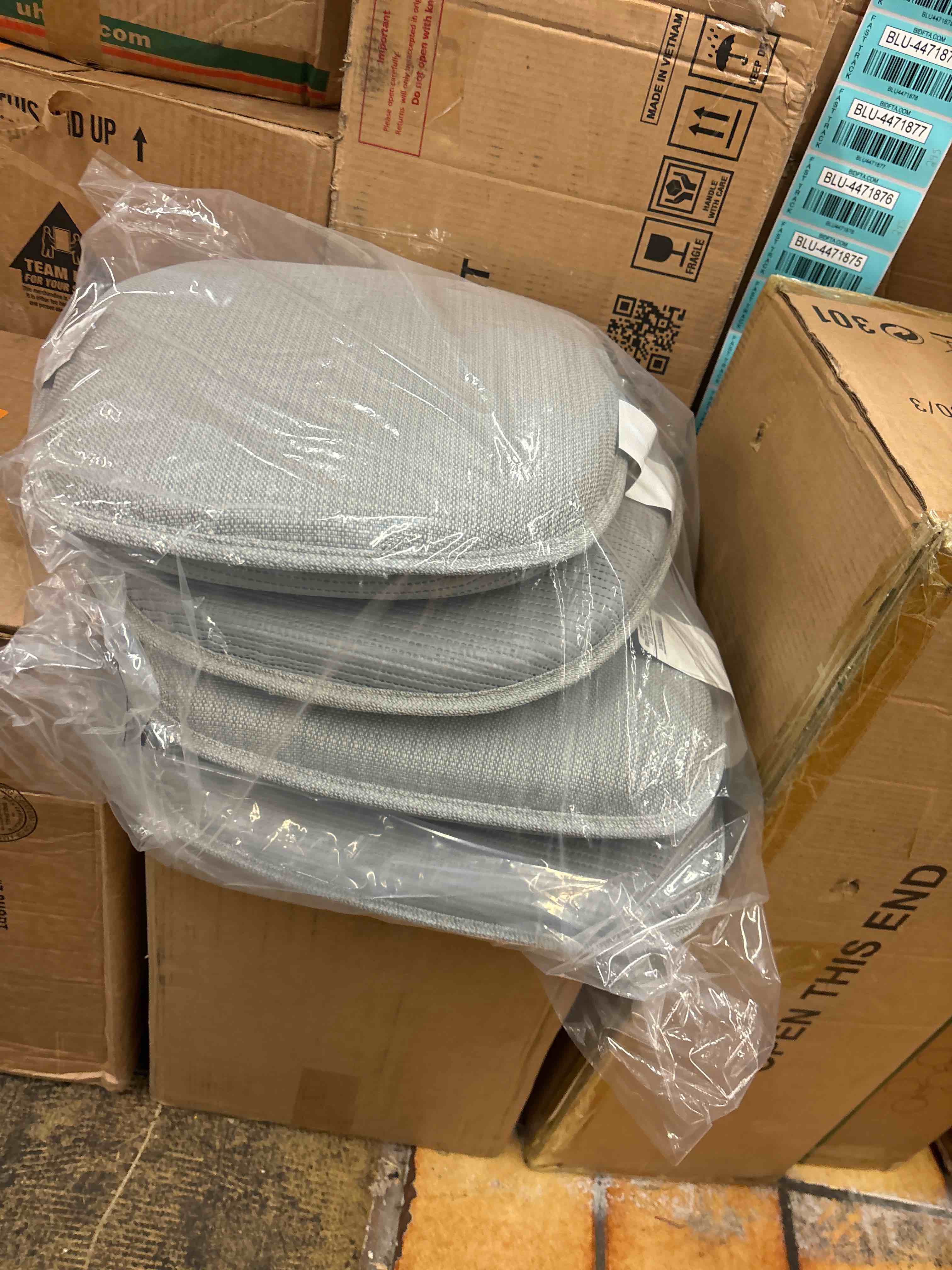 https://s3.amazonaws.com/lotting-images-prod/phillipi/BLU4471868_1733169122709.jpeg