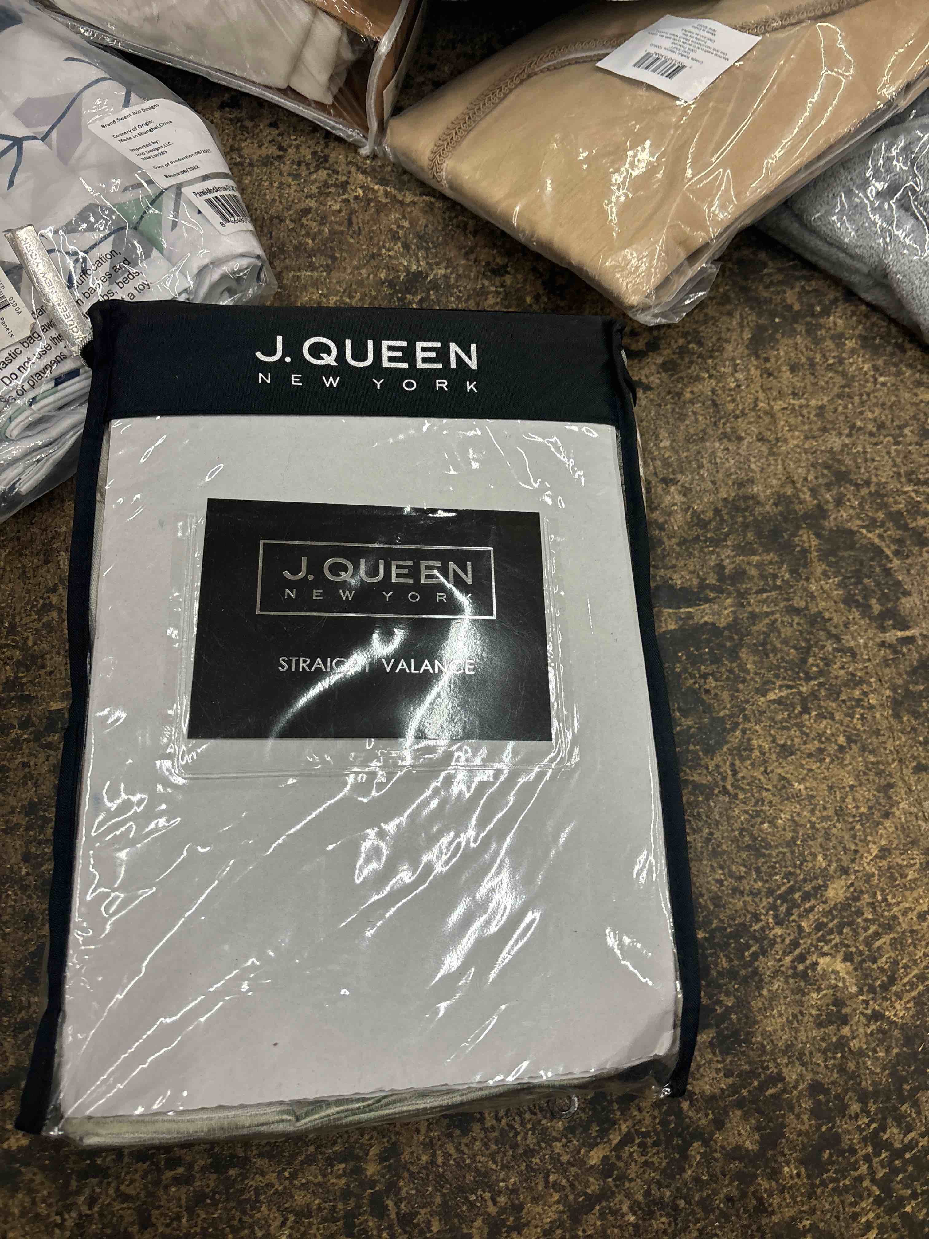 https://s3.amazonaws.com/lotting-images-prod/phillipi/BLU4471903_1733256978527.jpeg