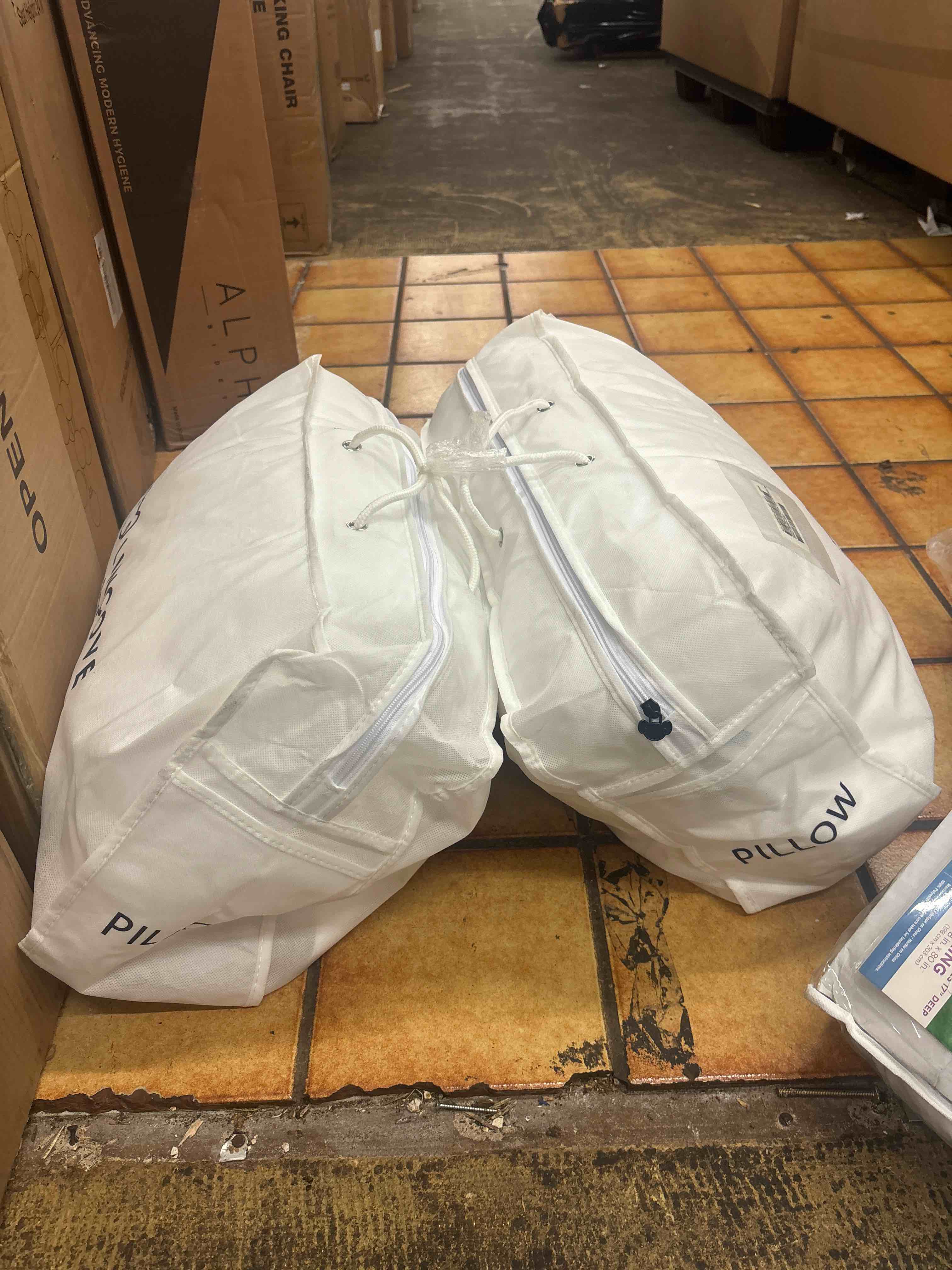 https://s3.amazonaws.com/lotting-images-prod/phillipi/BLU4471919_1733258165762.jpeg
