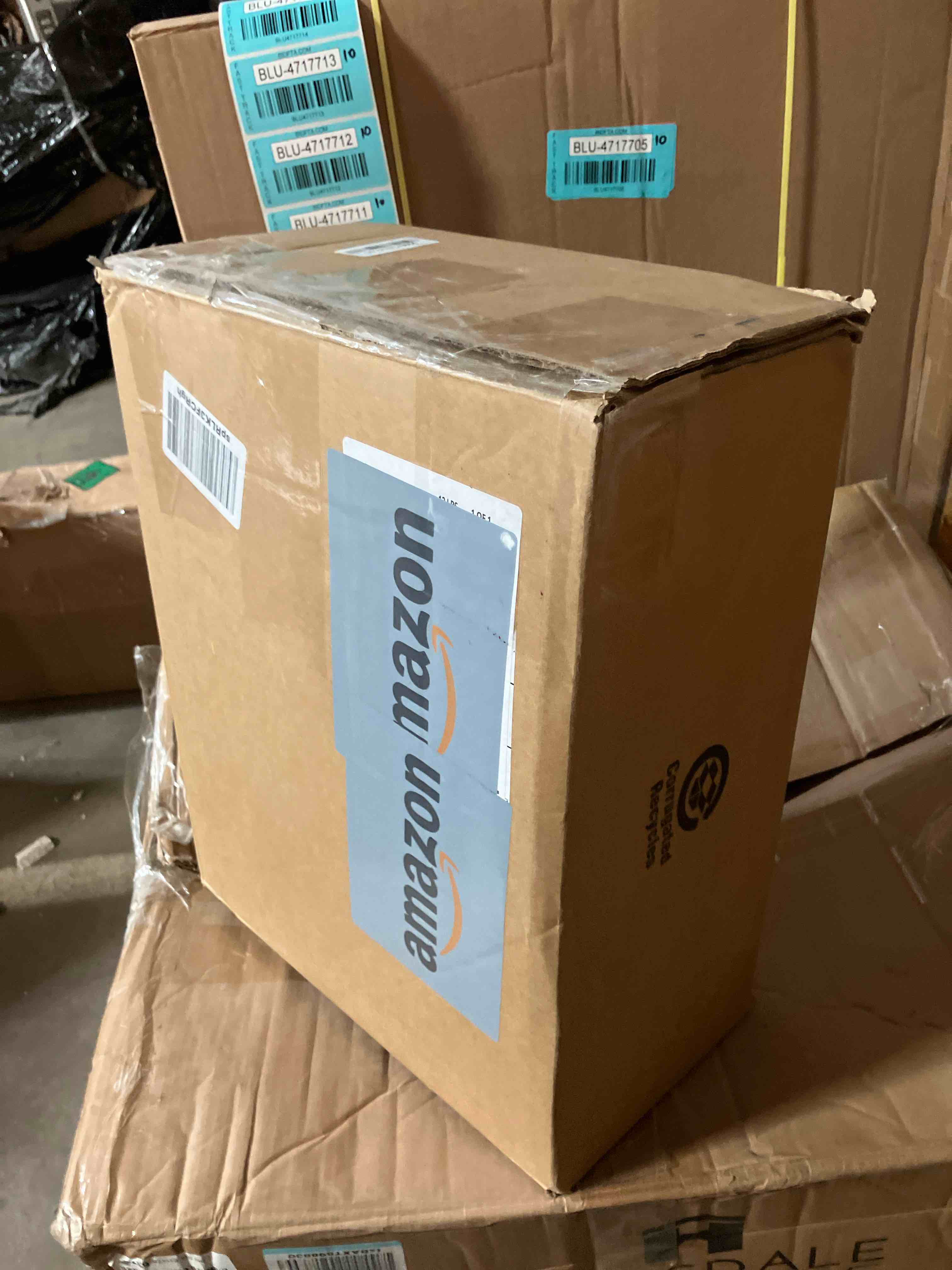 https://s3.amazonaws.com/lotting-images-prod/phillipi/BLU4717708_1718114680131.jpeg