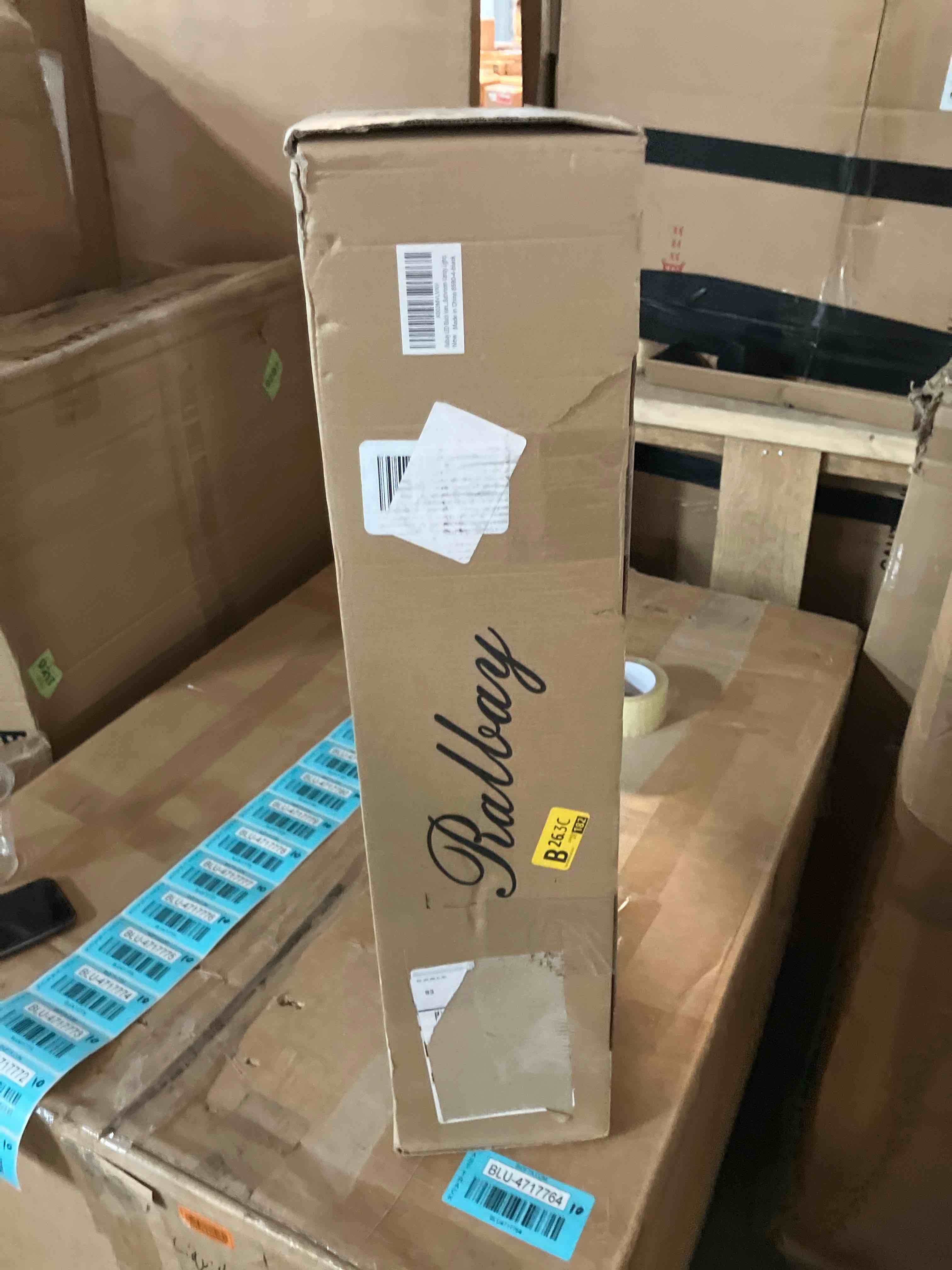 https://s3.amazonaws.com/lotting-images-prod/phillipi/BLU4717771_1718139447682.jpeg