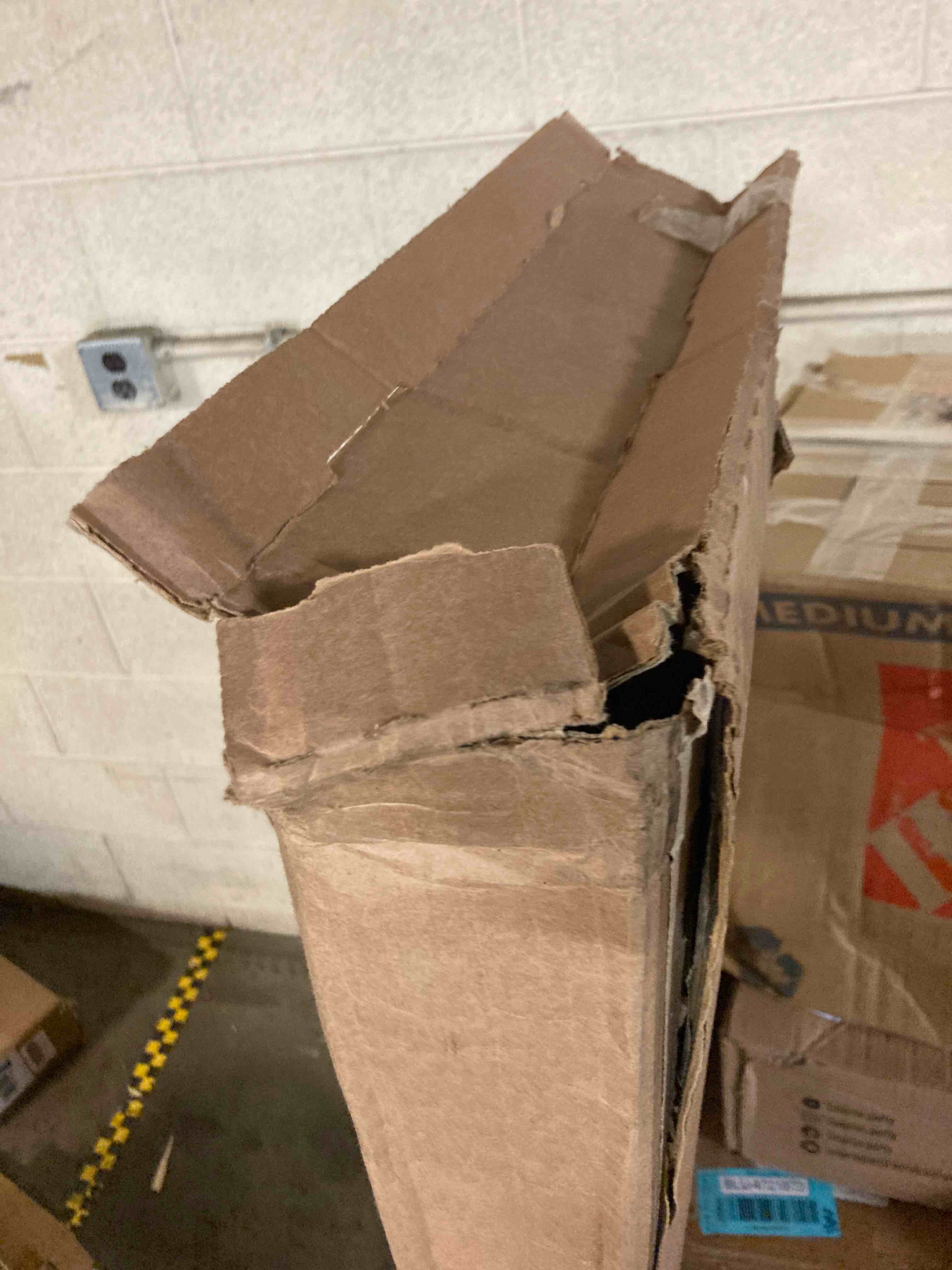 https://s3.amazonaws.com/lotting-images-prod/phillipi/BLU4721889_1706638049382.jpeg