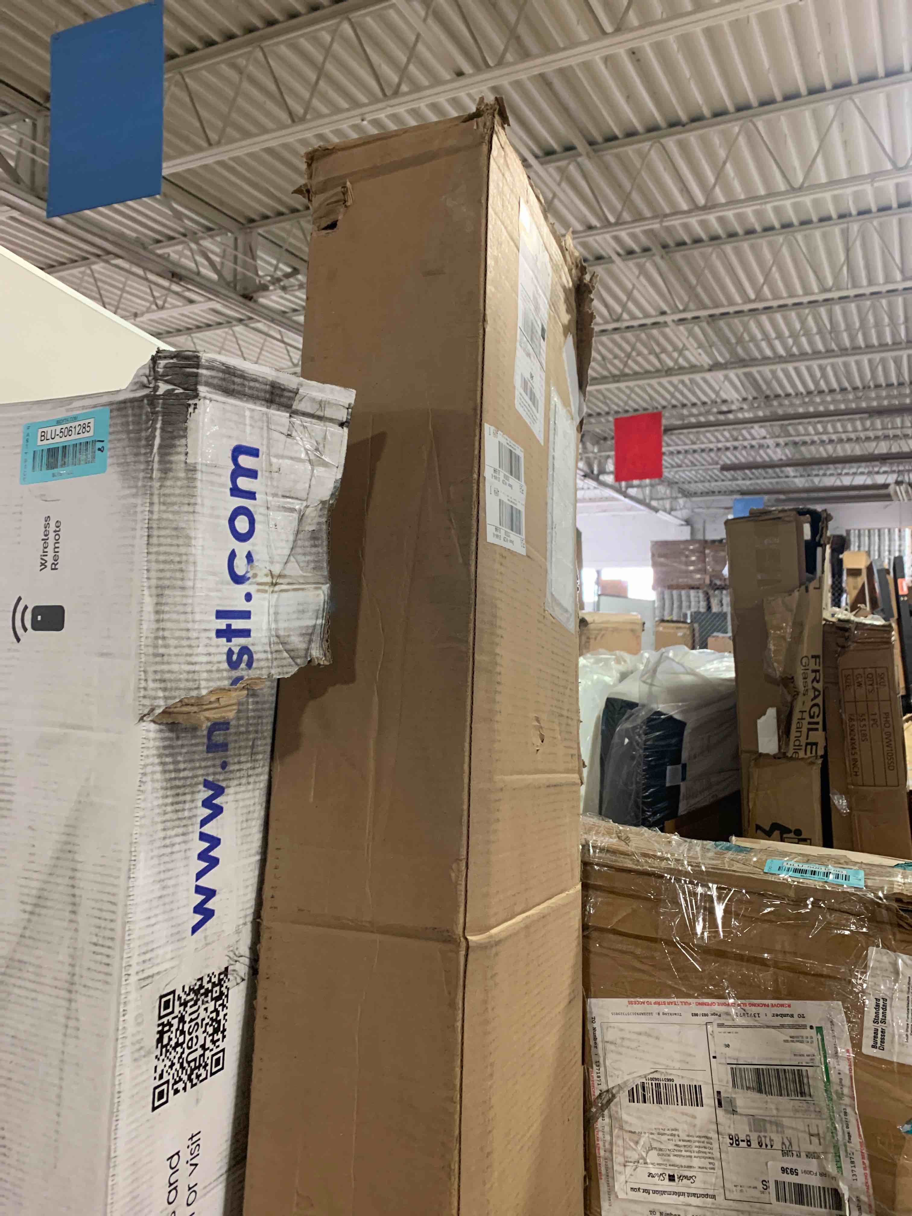 https://s3.amazonaws.com/lotting-images-prod/phillipi/BLU5061287_1694106386104.jpeg