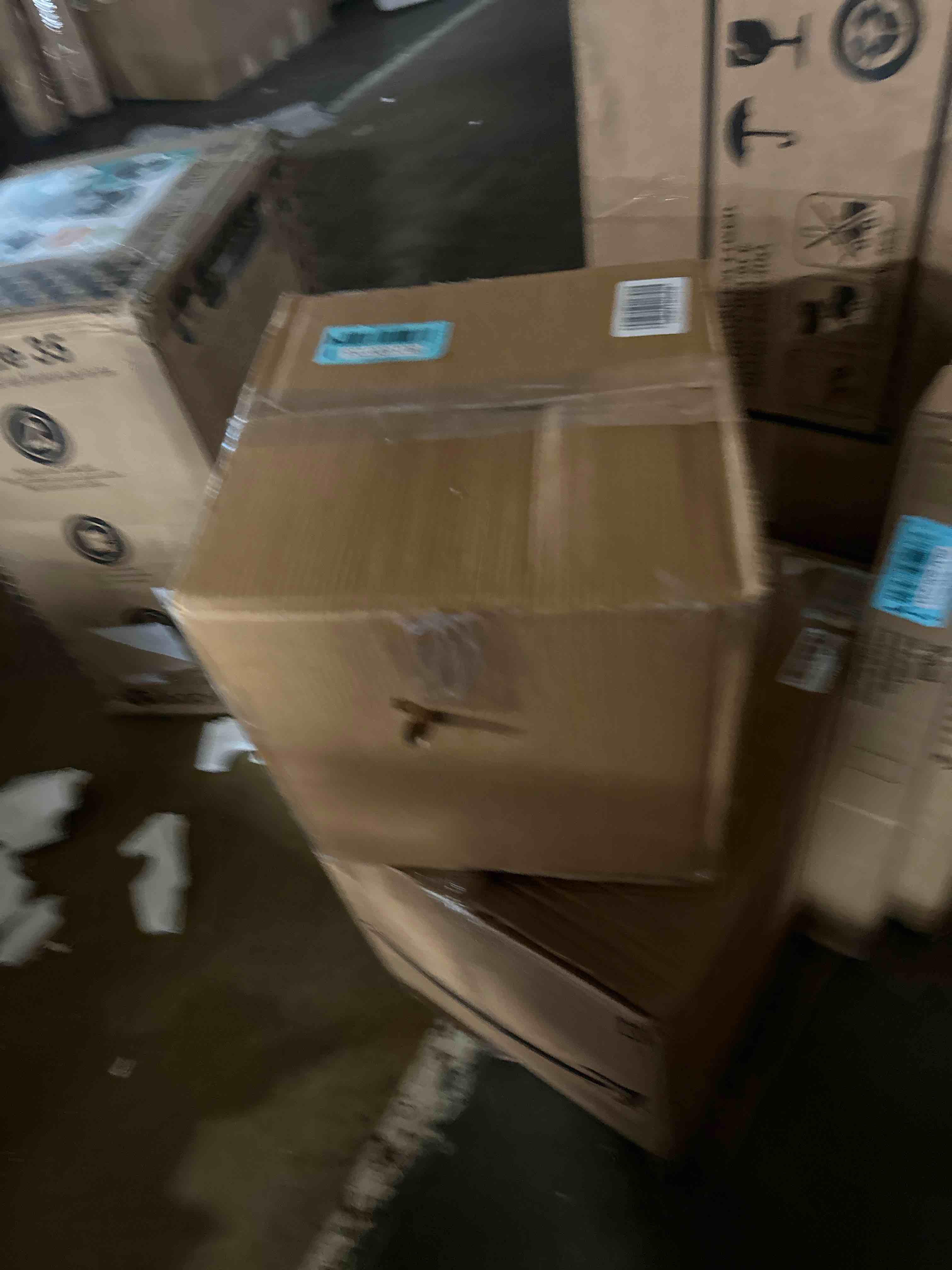 https://s3.amazonaws.com/lotting-images-prod/phillipi/BLU5067255_1692653704470.jpeg