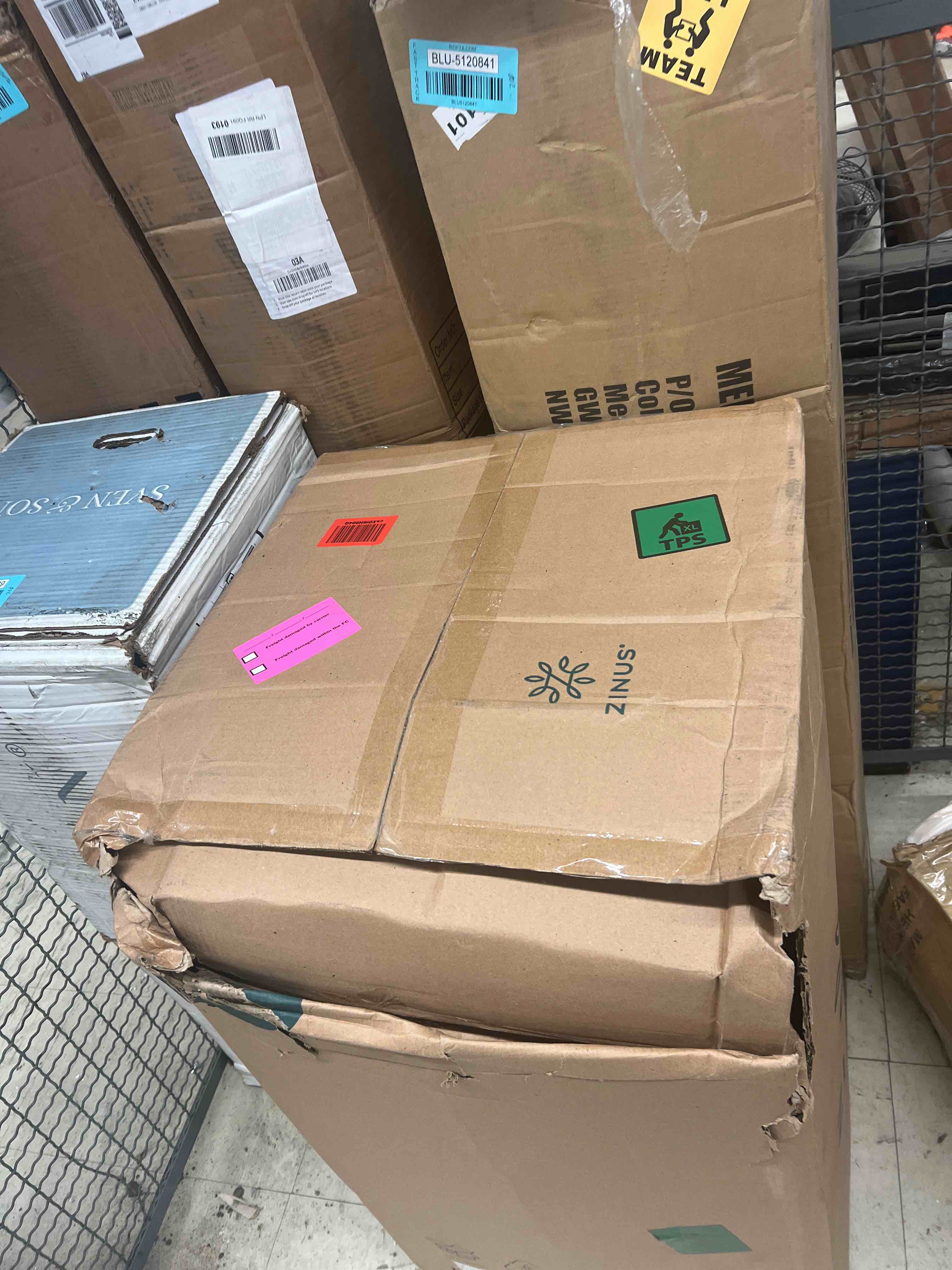 https://s3.amazonaws.com/lotting-images-prod/phillipi/BLU5120842_1699557870455.jpeg