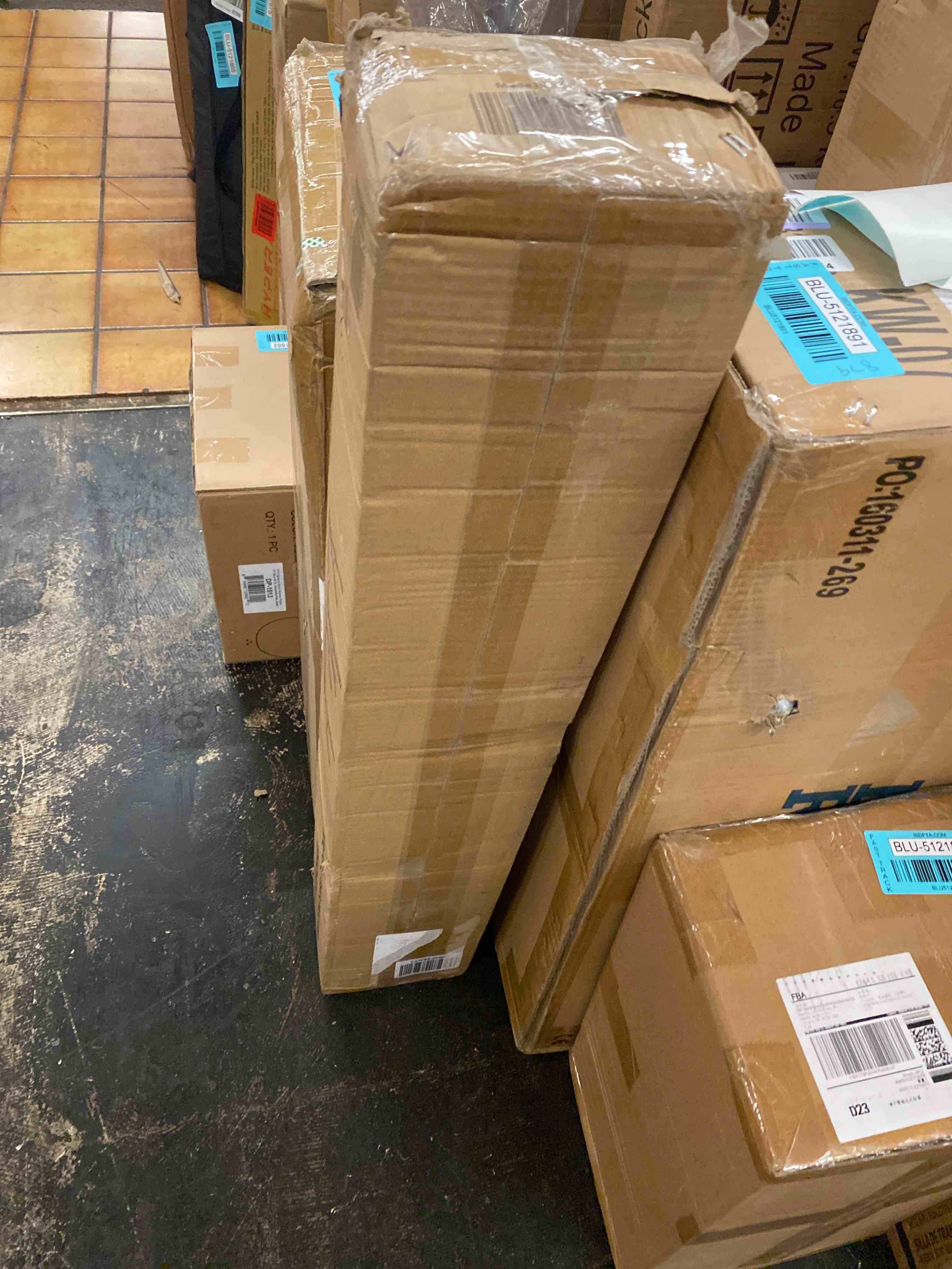 https://s3.amazonaws.com/lotting-images-prod/phillipi/BLU5121900_1698426411028.jpeg