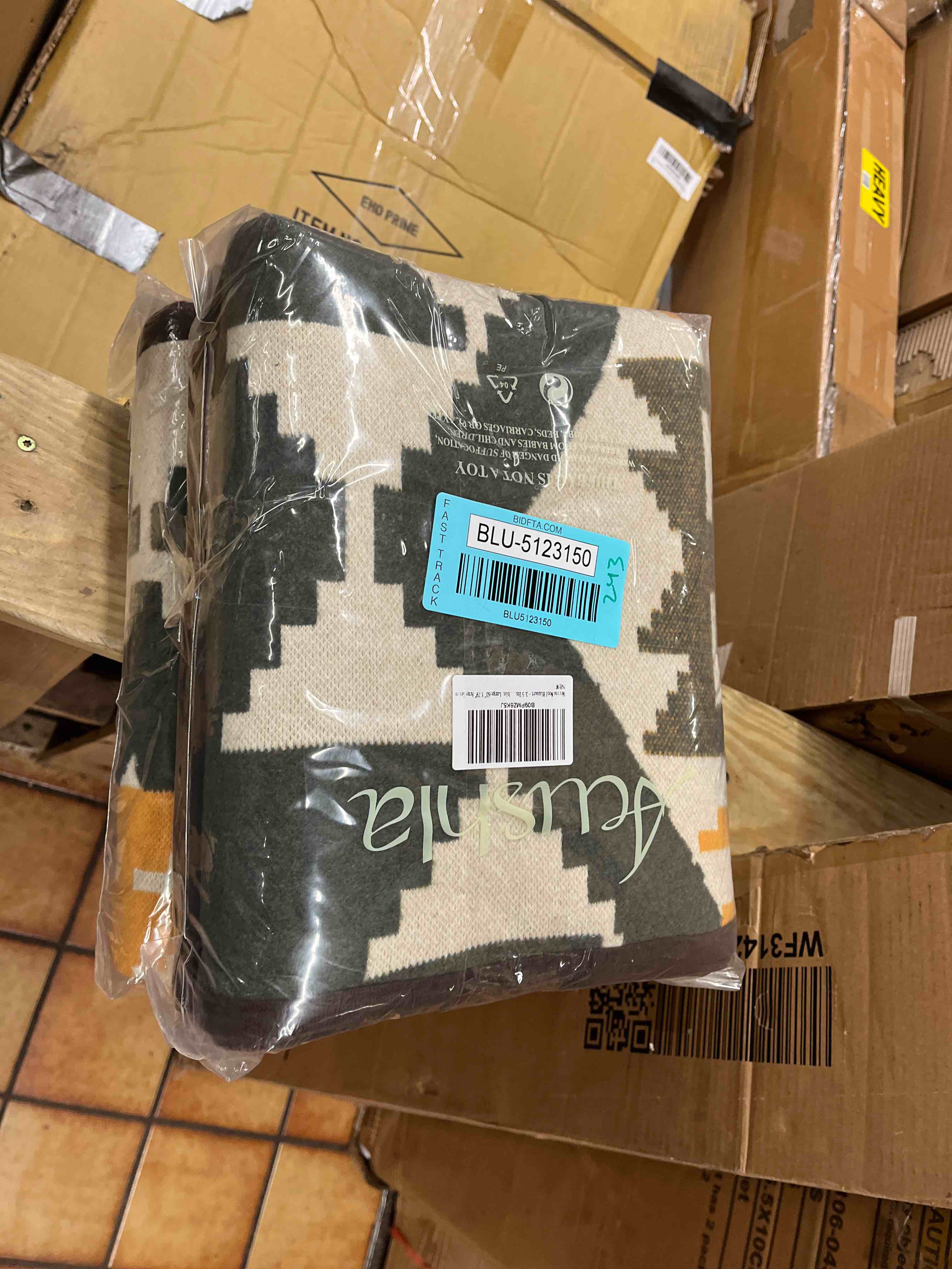 https://s3.amazonaws.com/lotting-images-prod/phillipi/BLU5123150_1707197221816.jpeg