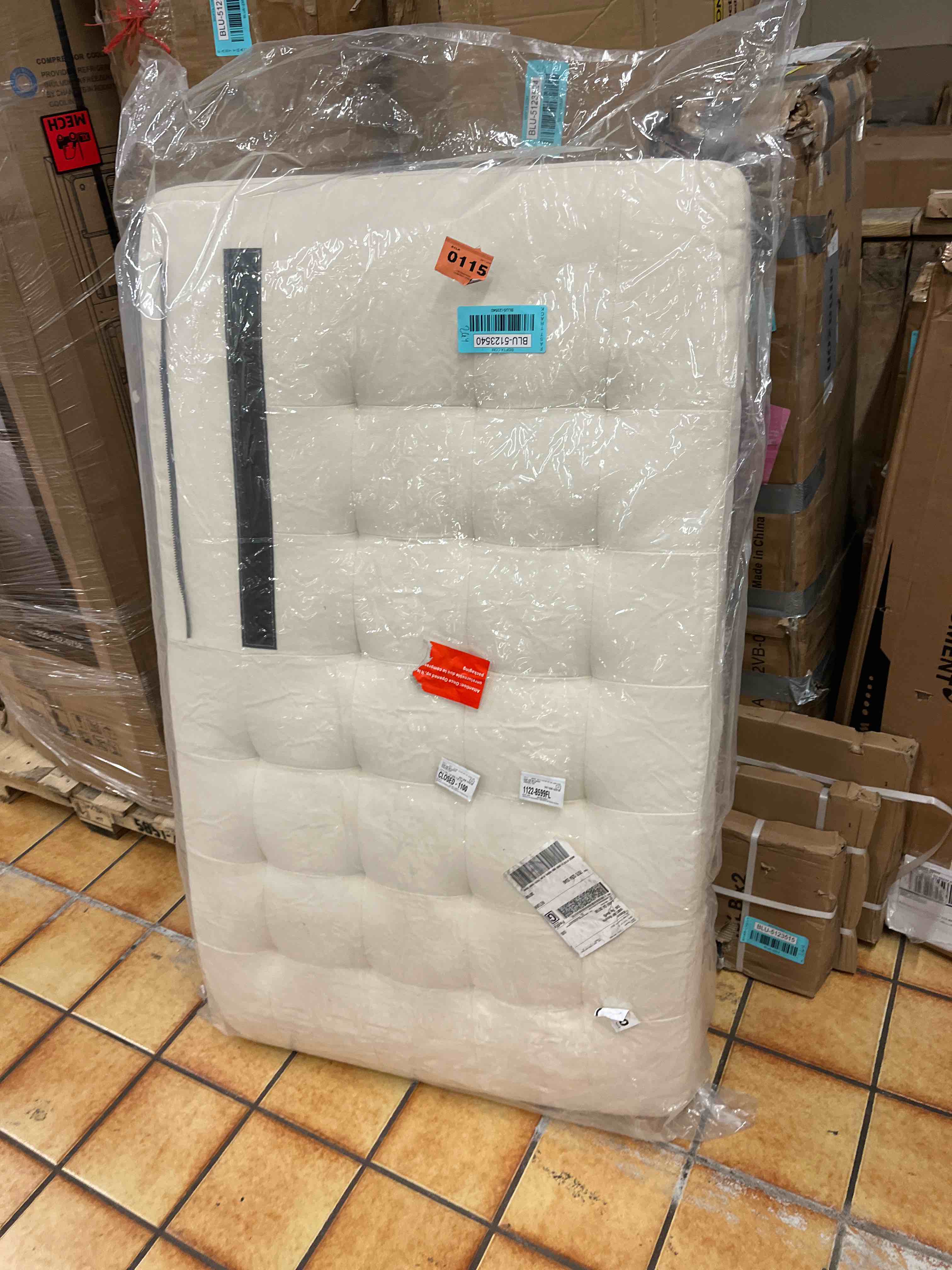 https://s3.amazonaws.com/lotting-images-prod/phillipi/BLU5123540_1707361286219.jpeg
