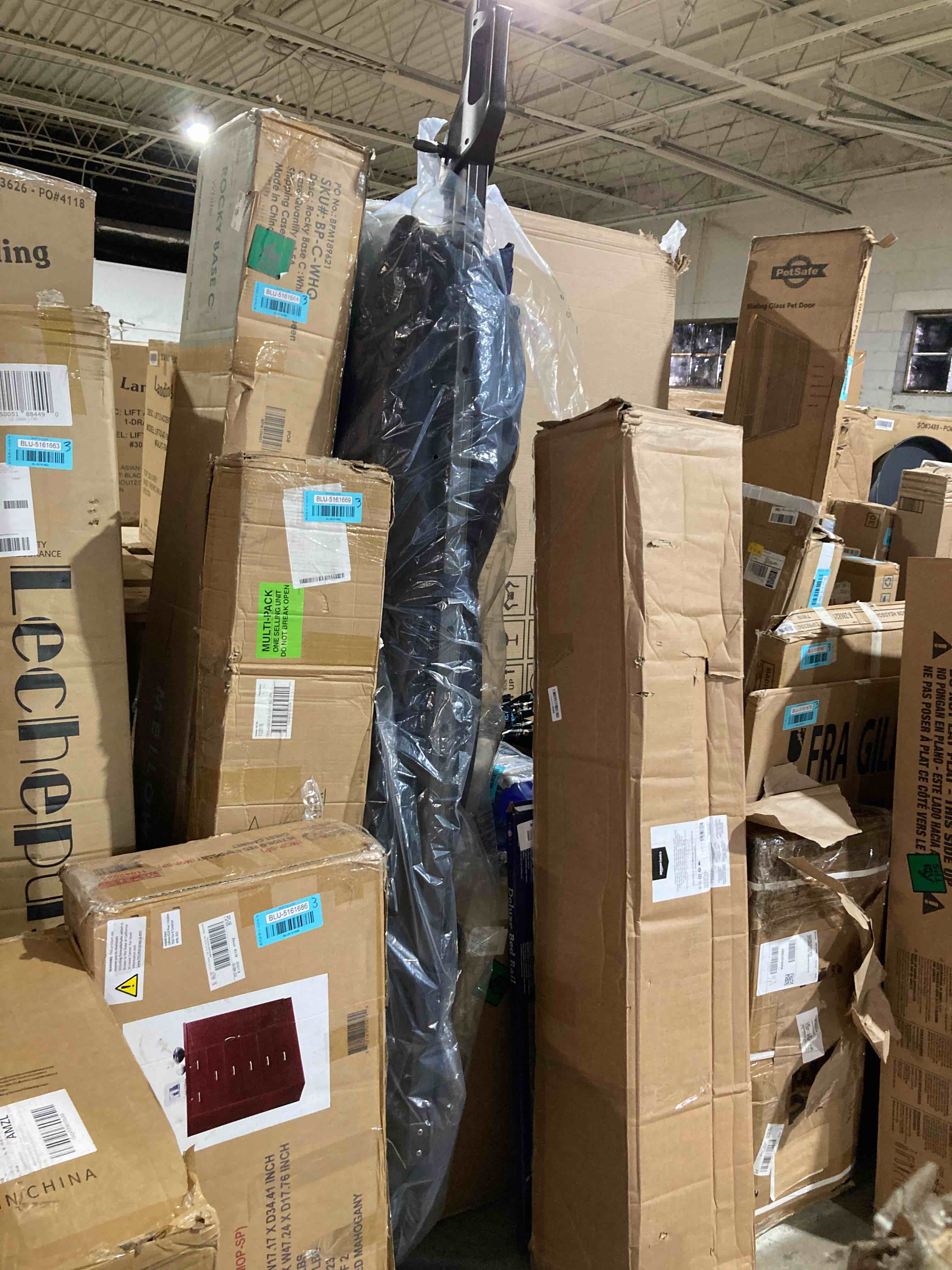 https://s3.amazonaws.com/lotting-images-prod/phillipi/BLU5161687_1696878923446.jpeg