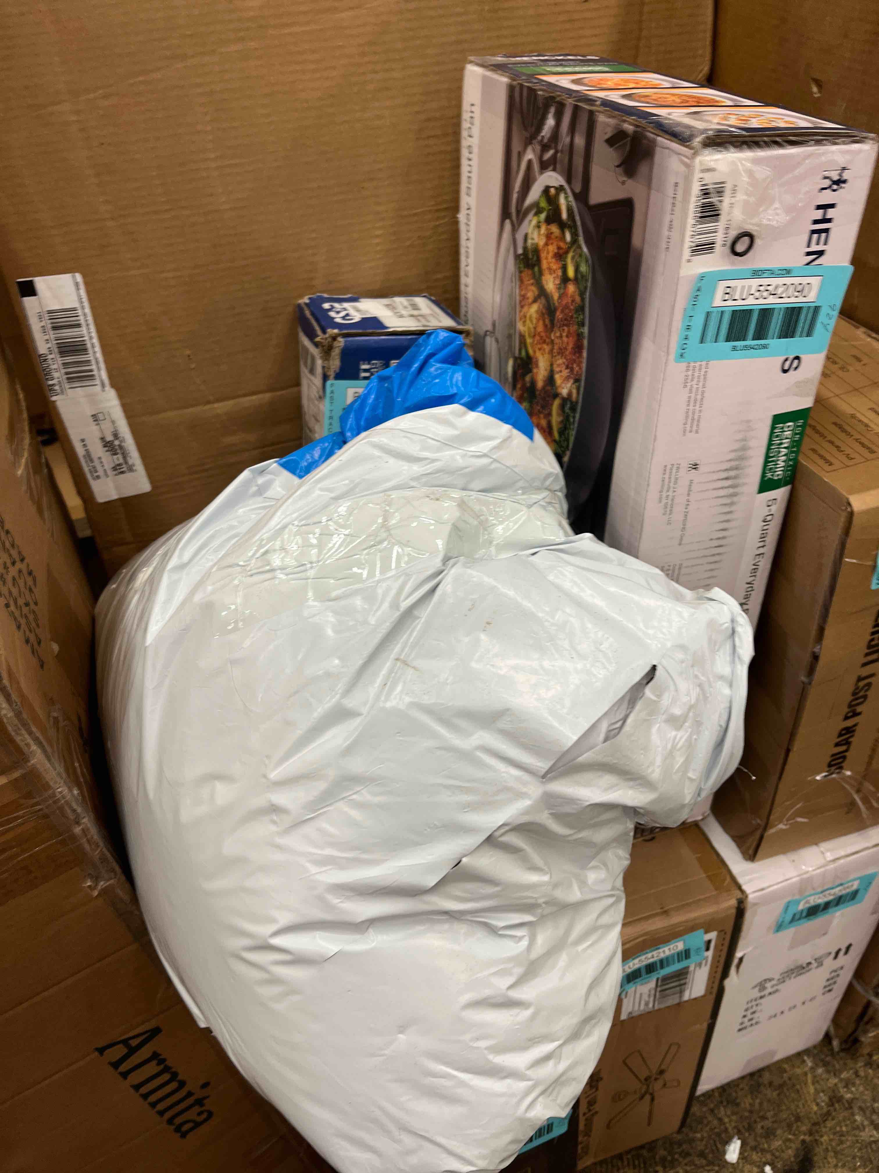 https://s3.amazonaws.com/lotting-images-prod/phillipi/BLU5542093_1728557625441.jpeg