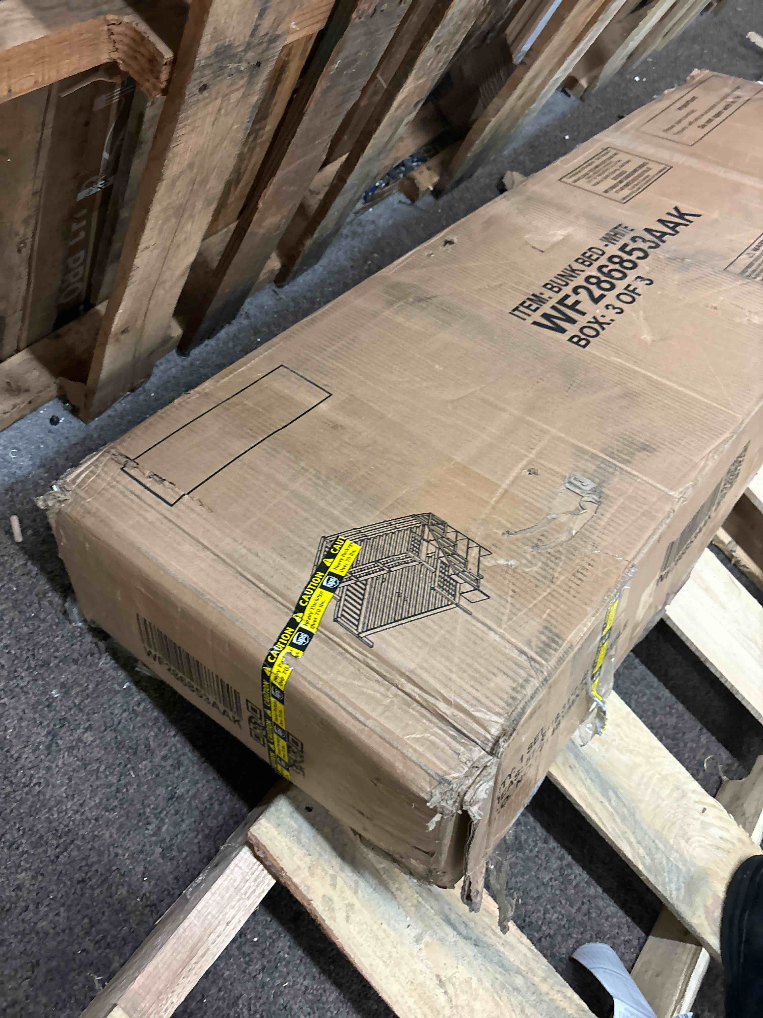 https://s3.amazonaws.com/lotting-images-prod/phillipi/BLU5546235_1705694215566.jpeg
