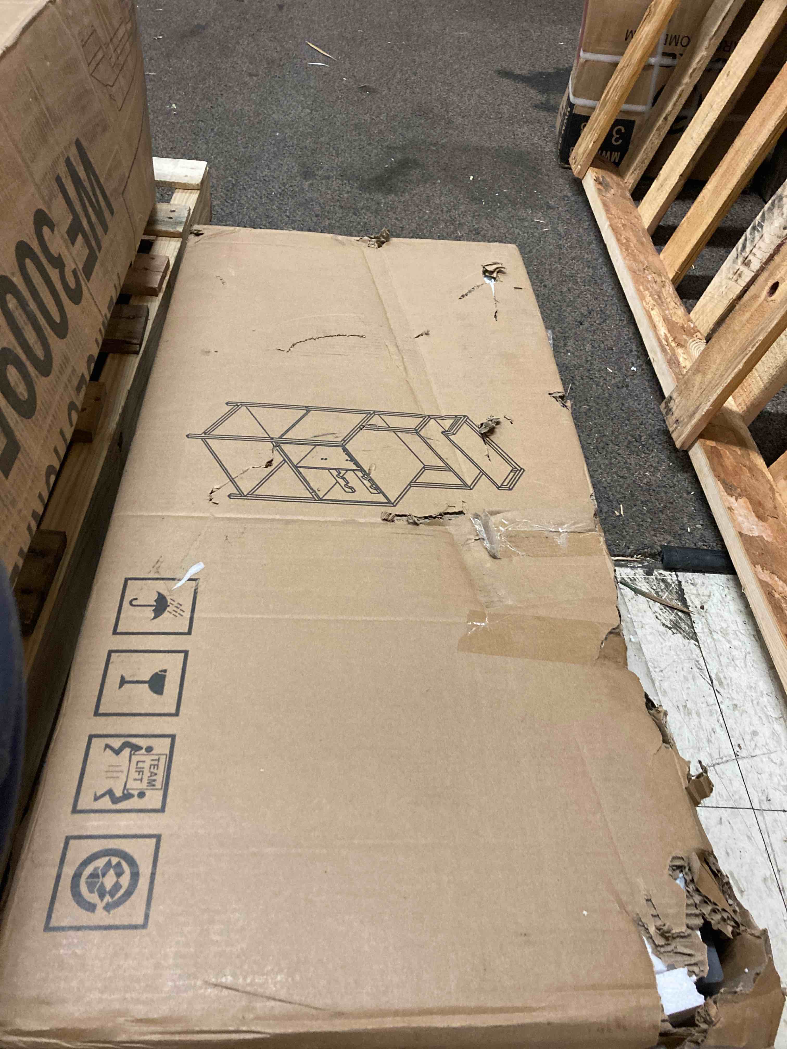 https://s3.amazonaws.com/lotting-images-prod/phillipi/BLU5550904_1702580963805.jpeg