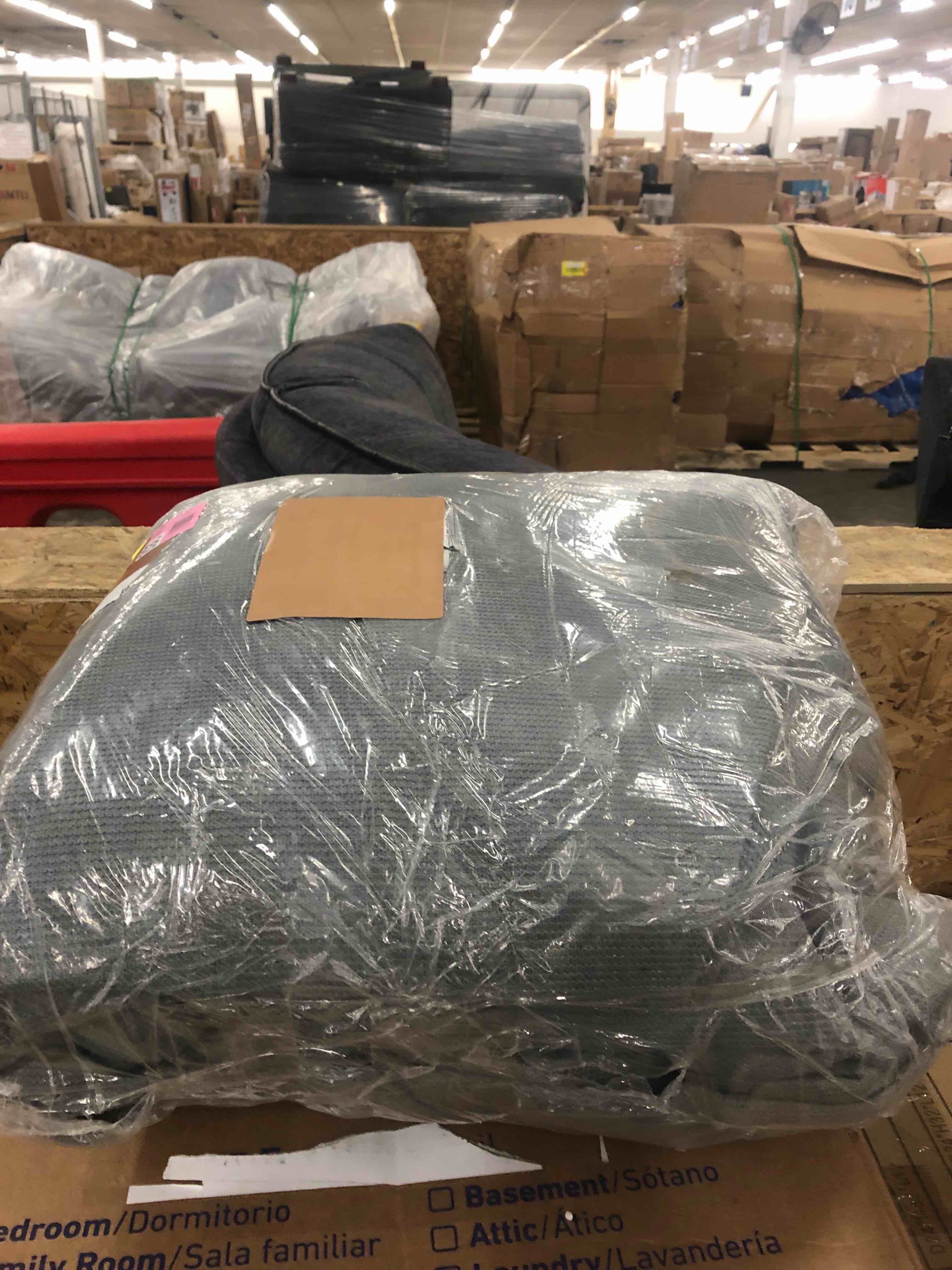 https://s3.amazonaws.com/lotting-images-prod/phillipi/BLU5637282_1743105920258.jpeg