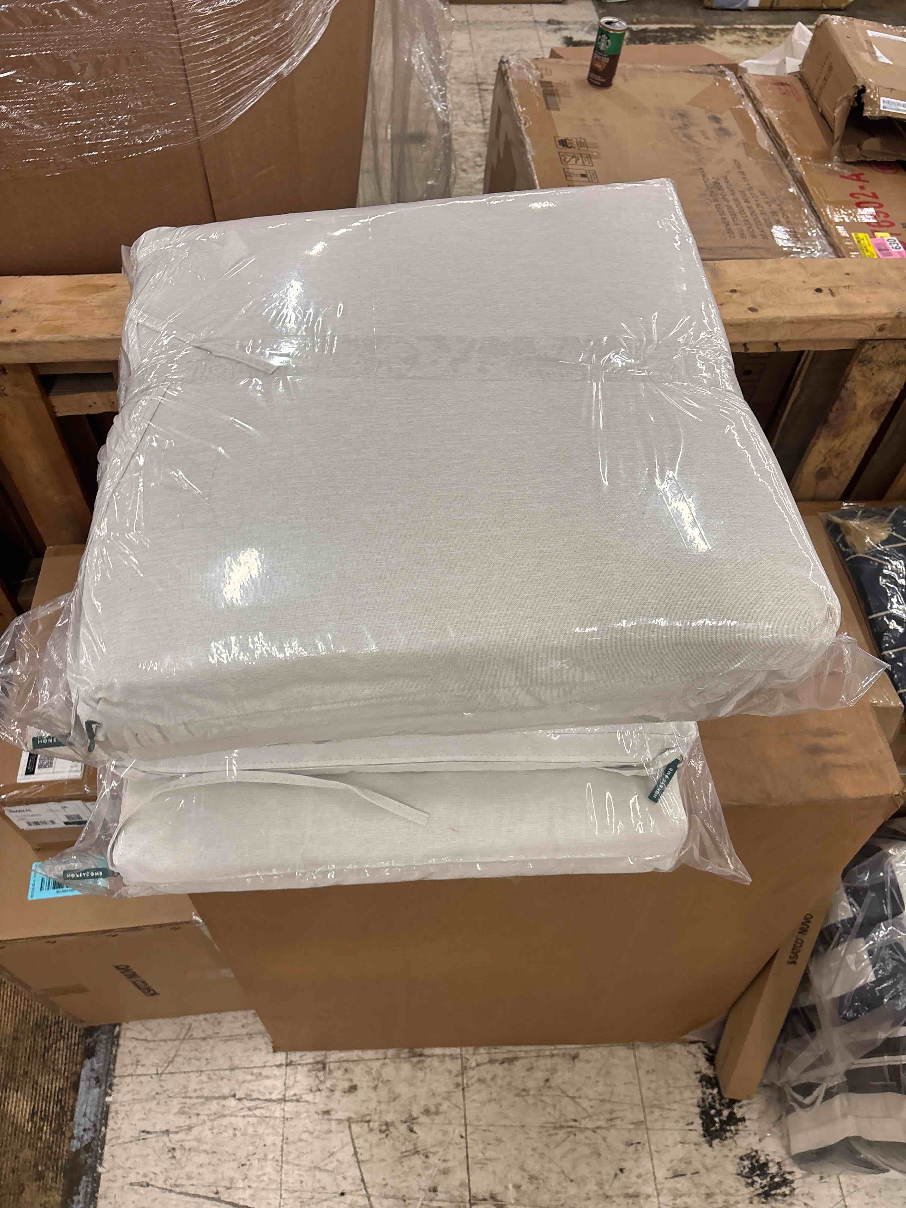 https://s3.amazonaws.com/lotting-images-prod/phillipi/BLU5641295_1746728231309.jpeg