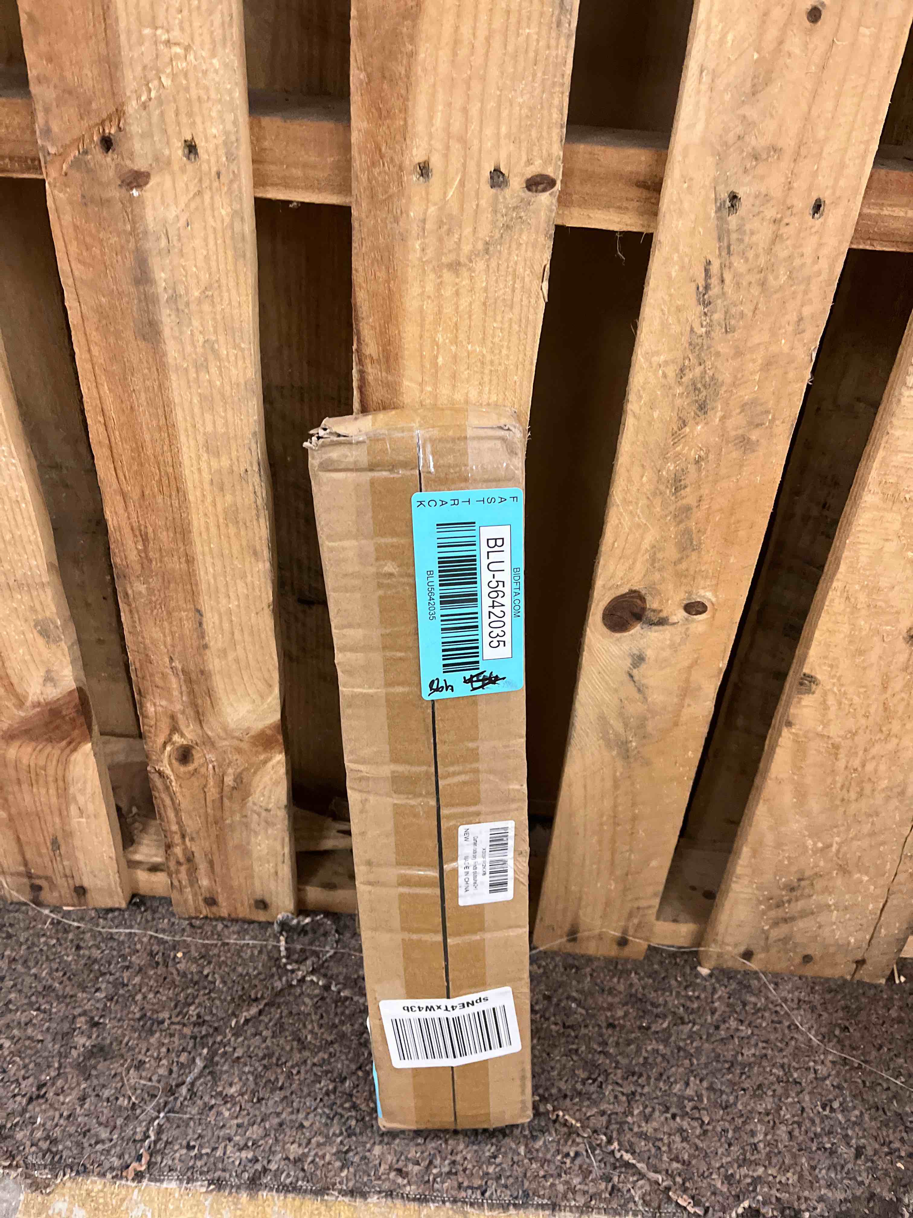 https://s3.amazonaws.com/lotting-images-prod/phillipi/BLU5642035_1743521391103.jpeg