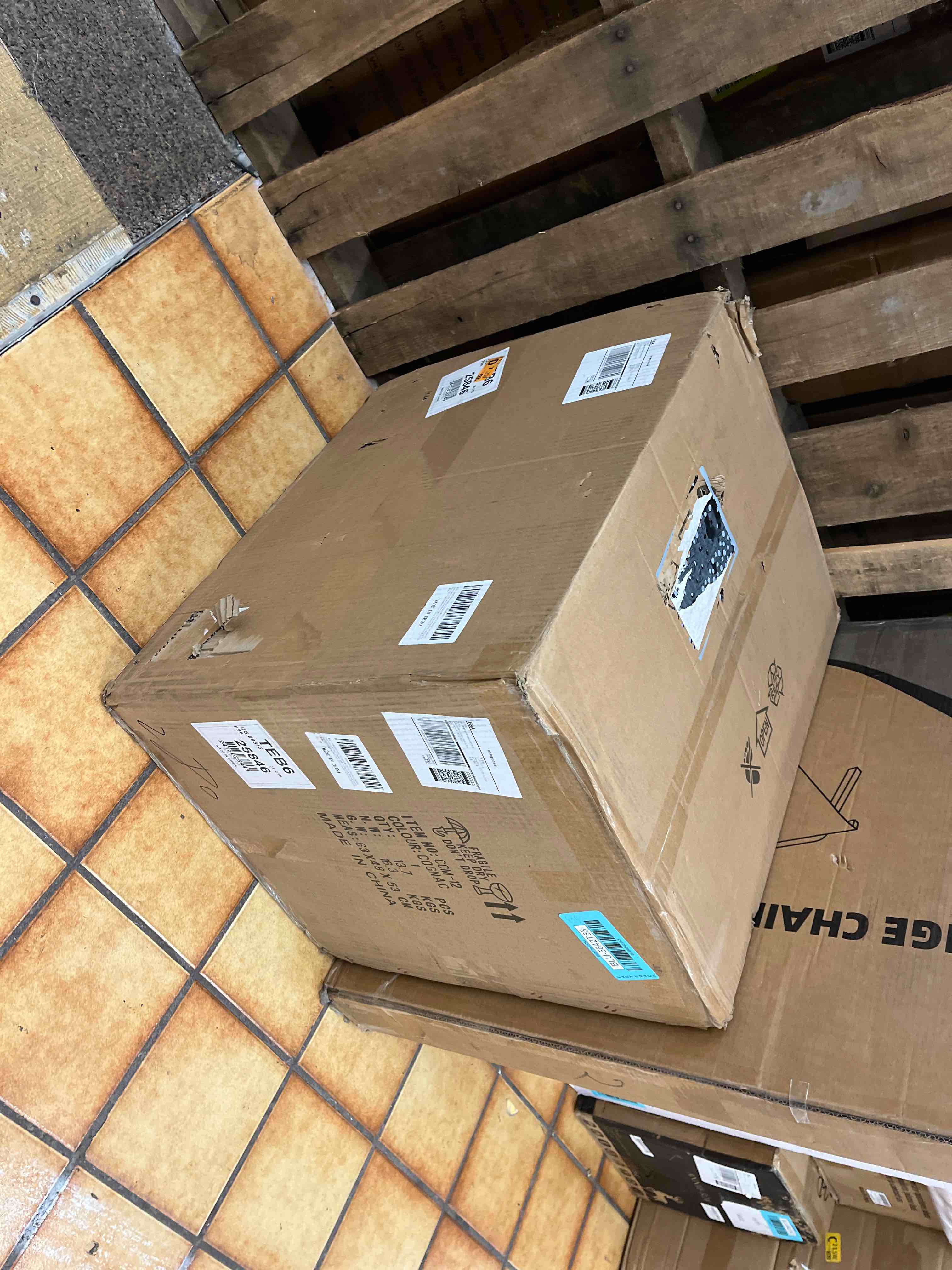 https://s3.amazonaws.com/lotting-images-prod/phillipi/BLU5642753_1744744679007.jpeg