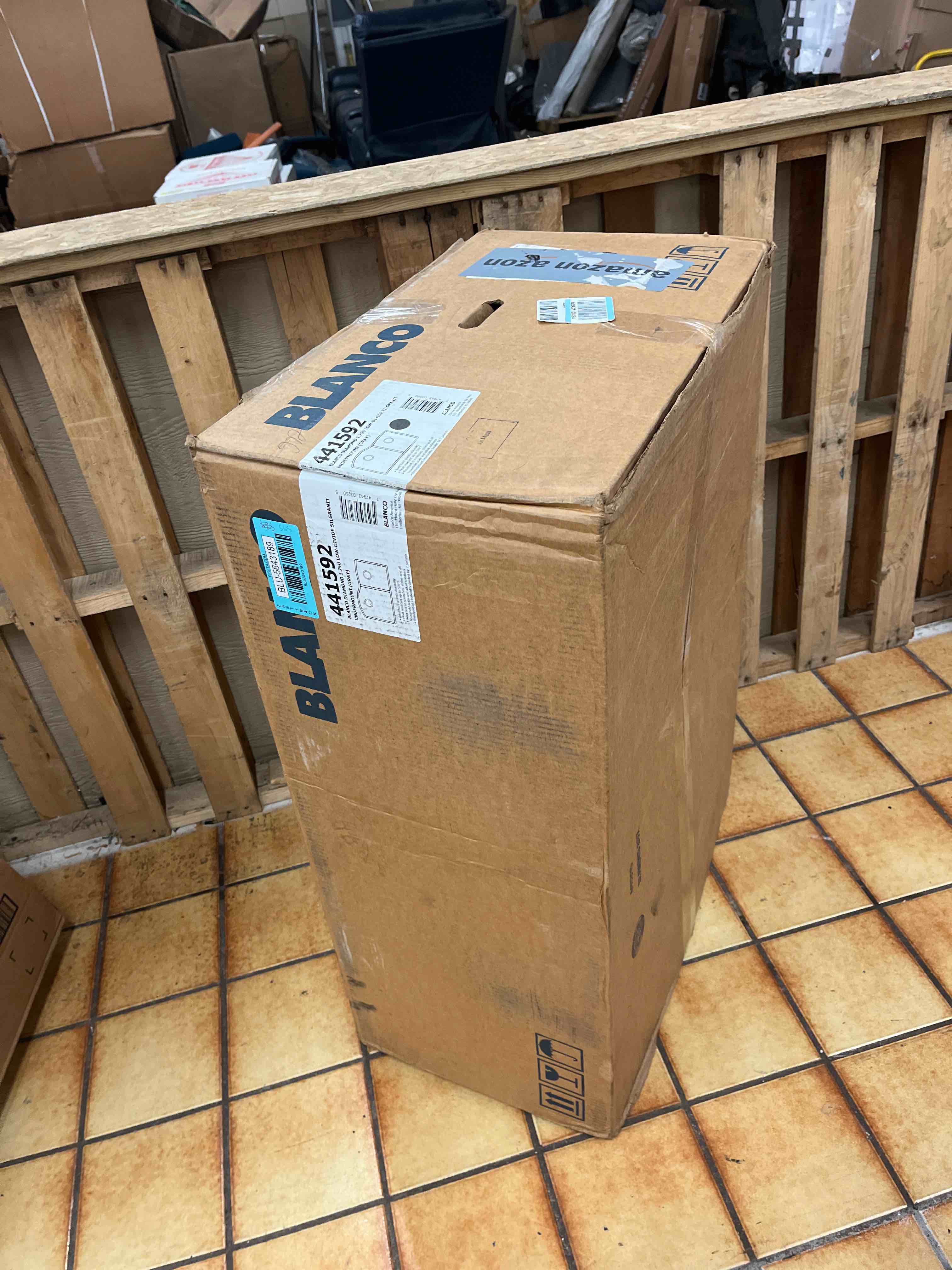 https://s3.amazonaws.com/lotting-images-prod/phillipi/BLU5643189_1745379723746.jpeg