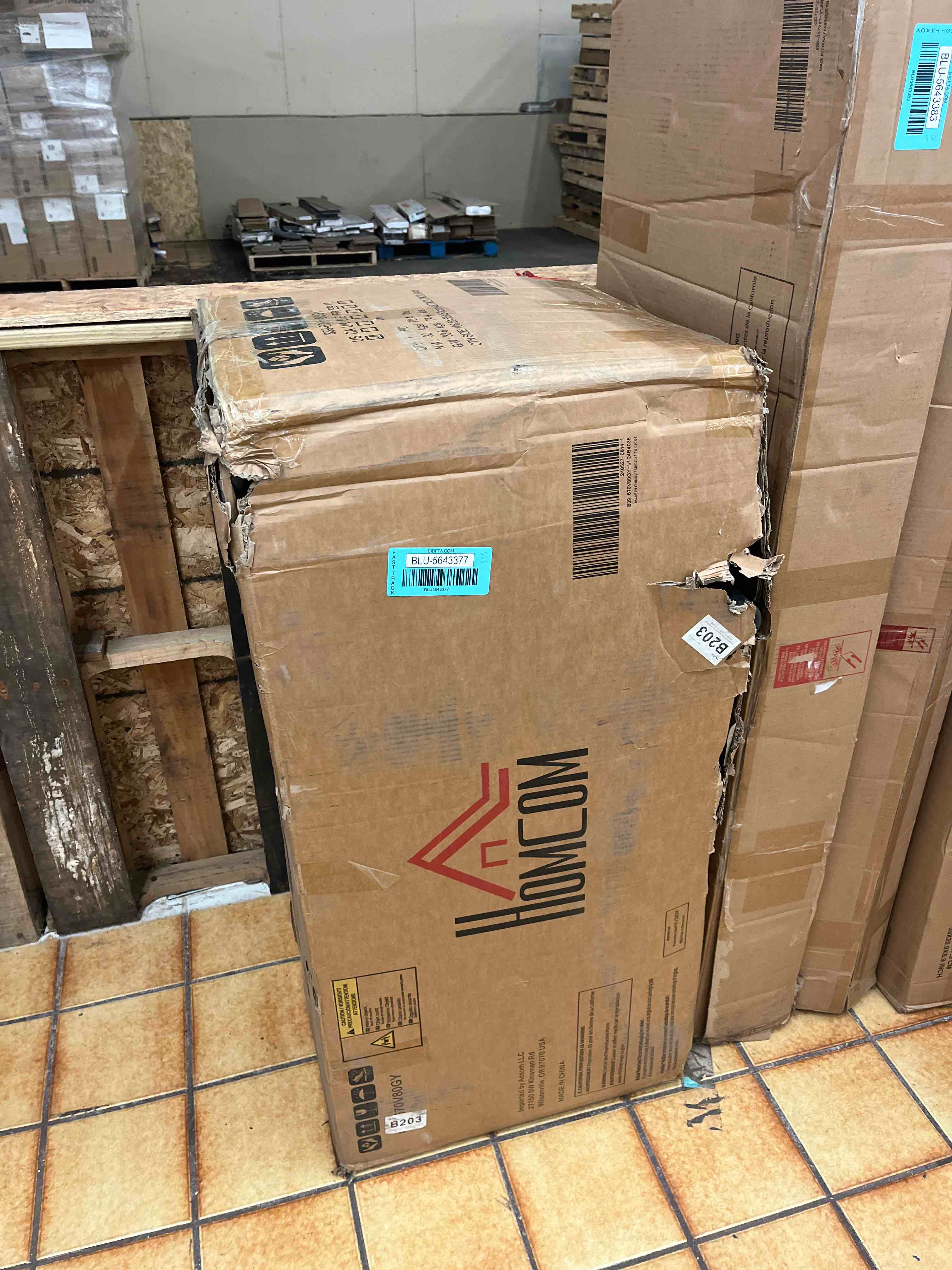 https://s3.amazonaws.com/lotting-images-prod/phillipi/BLU5643377_1745383089191.jpeg