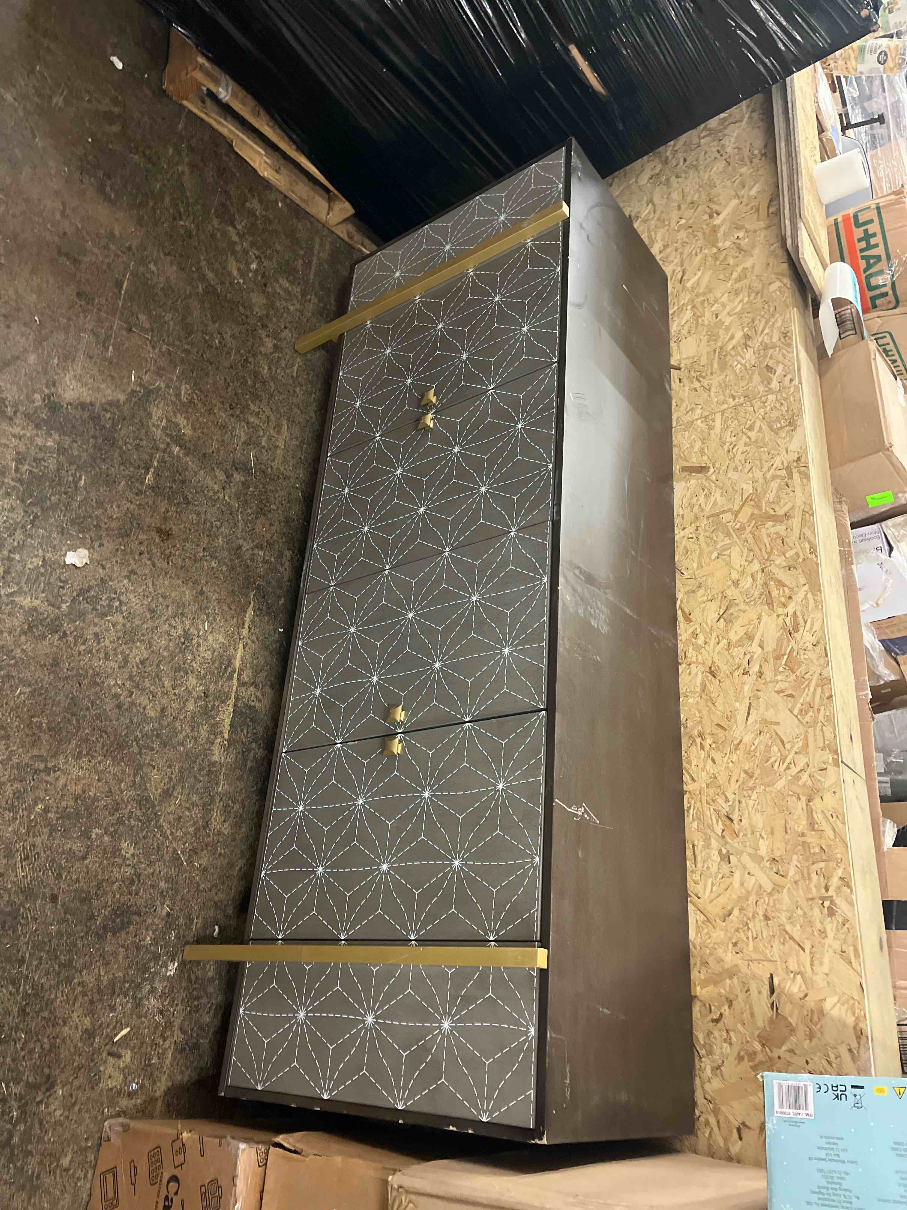 https://s3.amazonaws.com/lotting-images-prod/phillipi/BLU5643605_1738085371423.jpeg