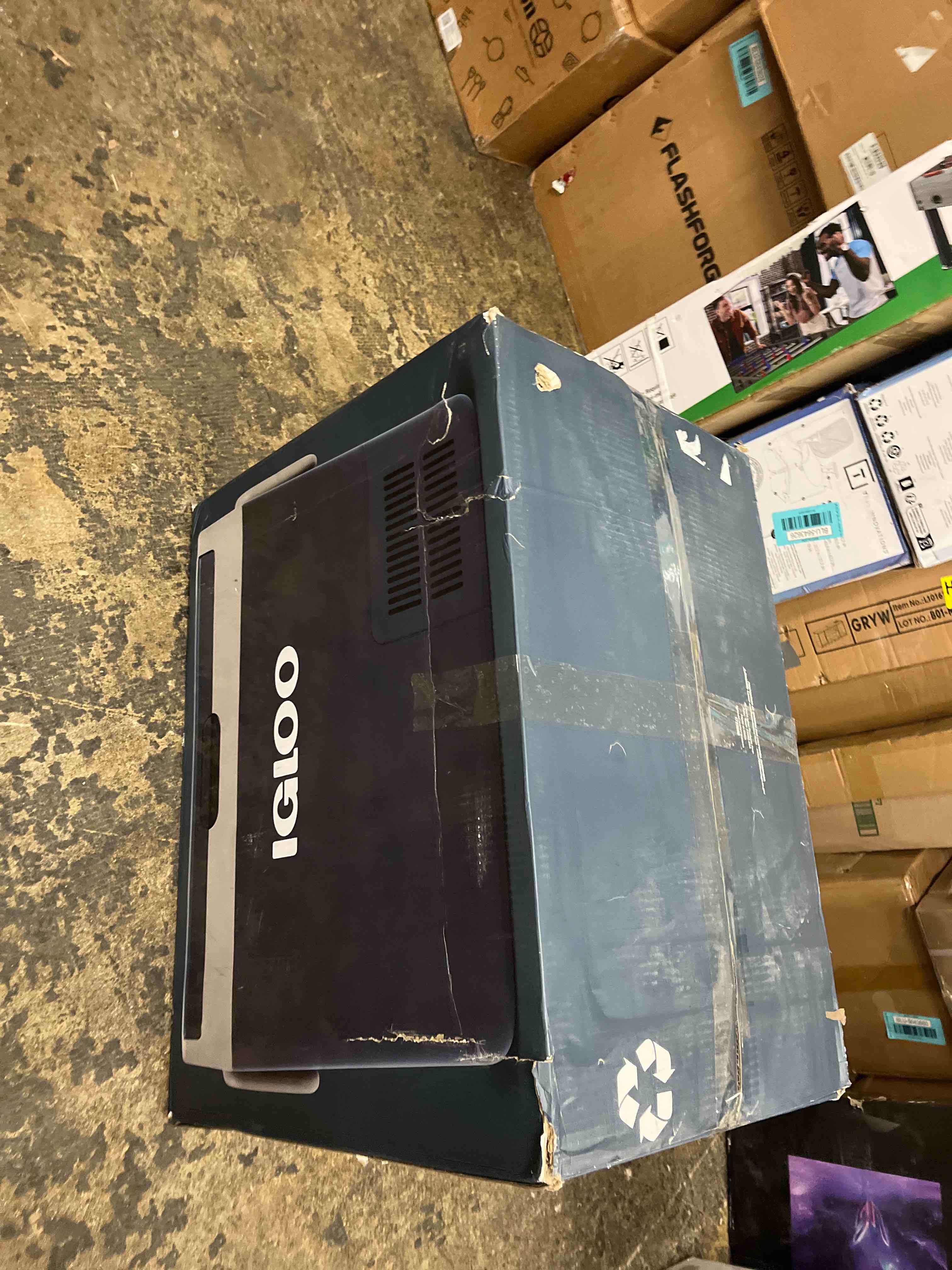 https://s3.amazonaws.com/lotting-images-prod/phillipi/BLU5643612_1738084036469.jpeg
