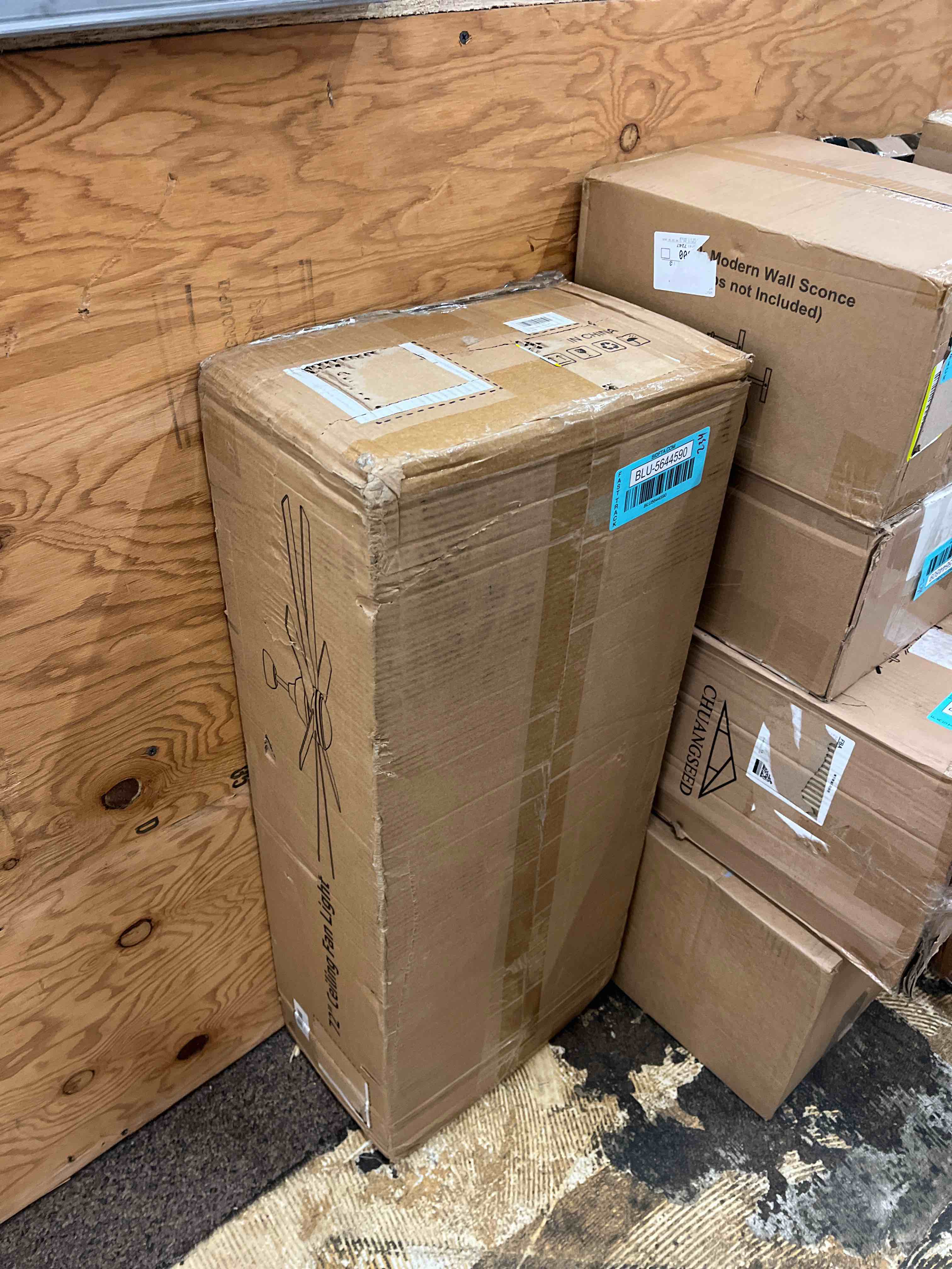 https://s3.amazonaws.com/lotting-images-prod/phillipi/BLU5644590_1738859573084.jpeg
