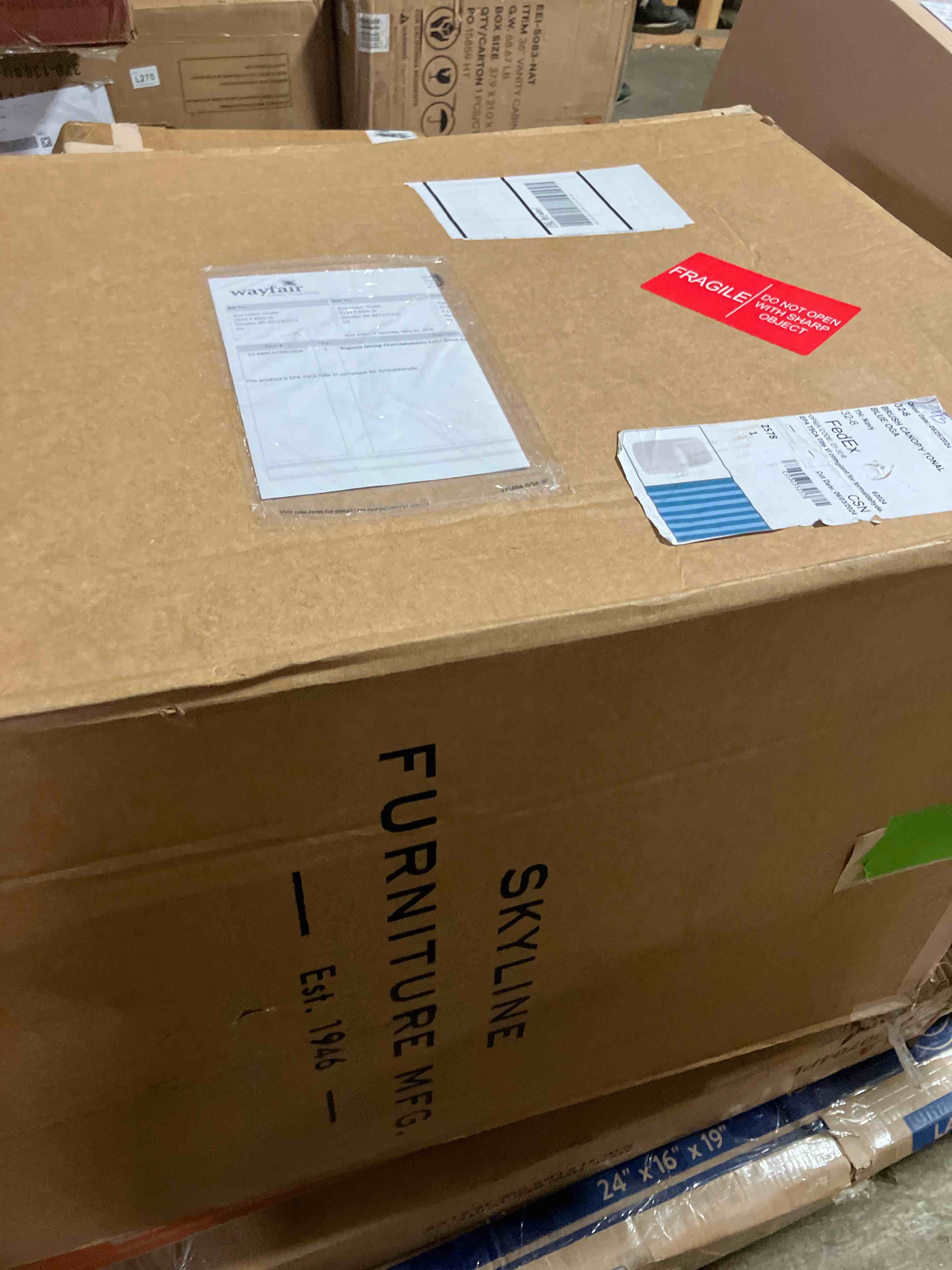 https://s3.amazonaws.com/lotting-images-prod/phillipi/BLU5949406_1719601009178.jpeg