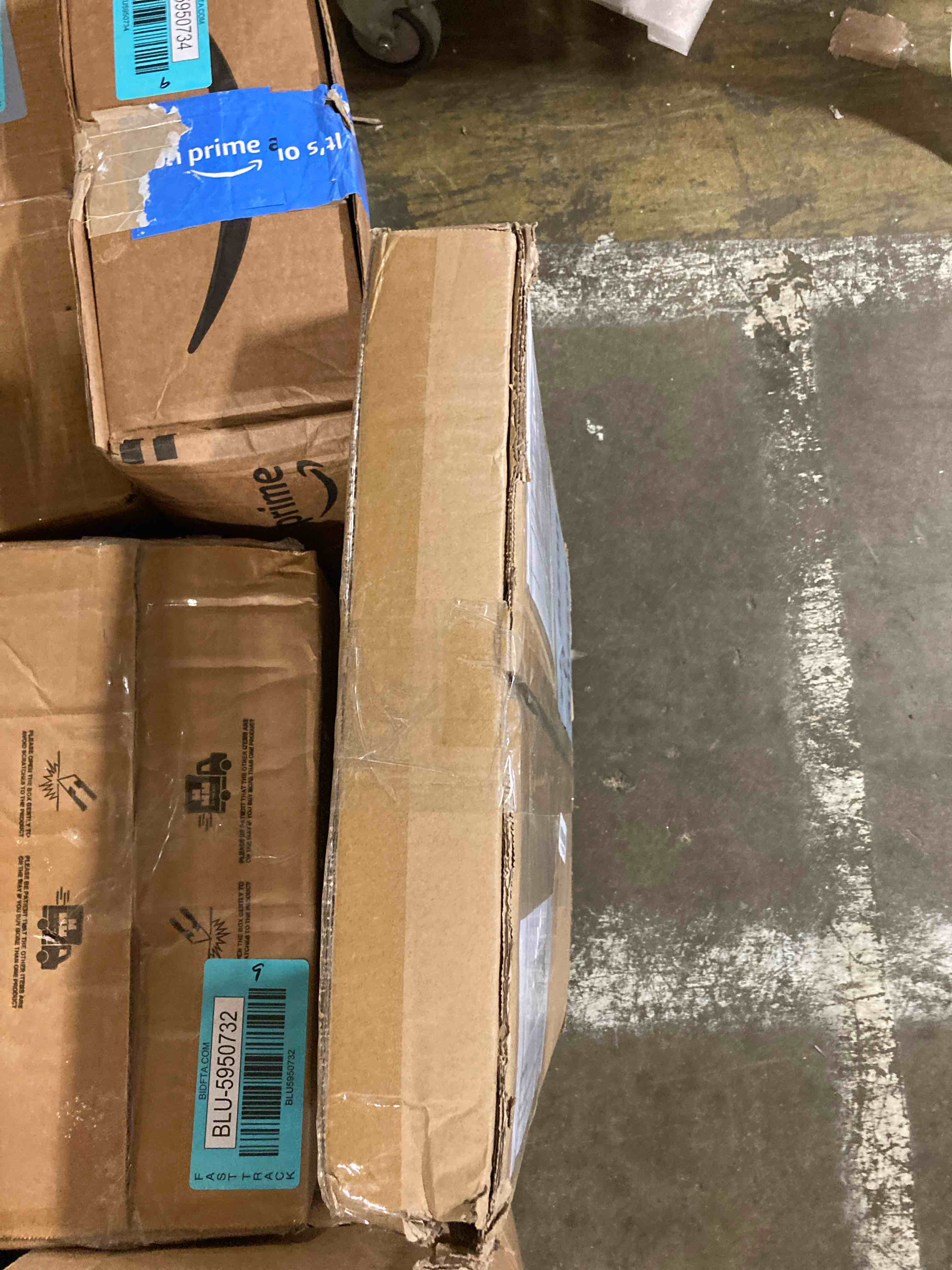 https://s3.amazonaws.com/lotting-images-prod/phillipi/BLU5950741_1716396735810.jpeg