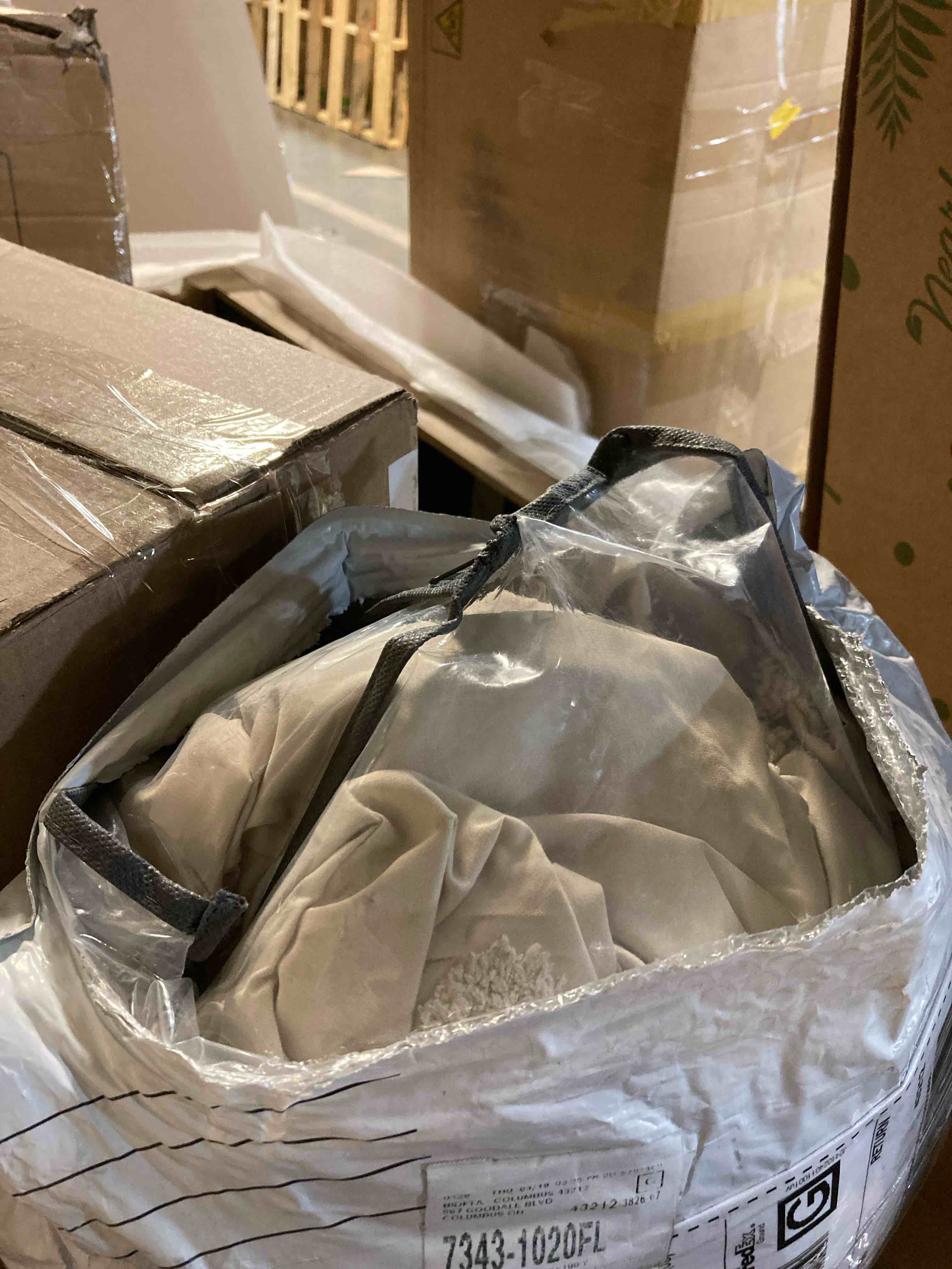 https://s3.amazonaws.com/lotting-images-prod/phillipi/BLU5951419_1714503563491.jpeg