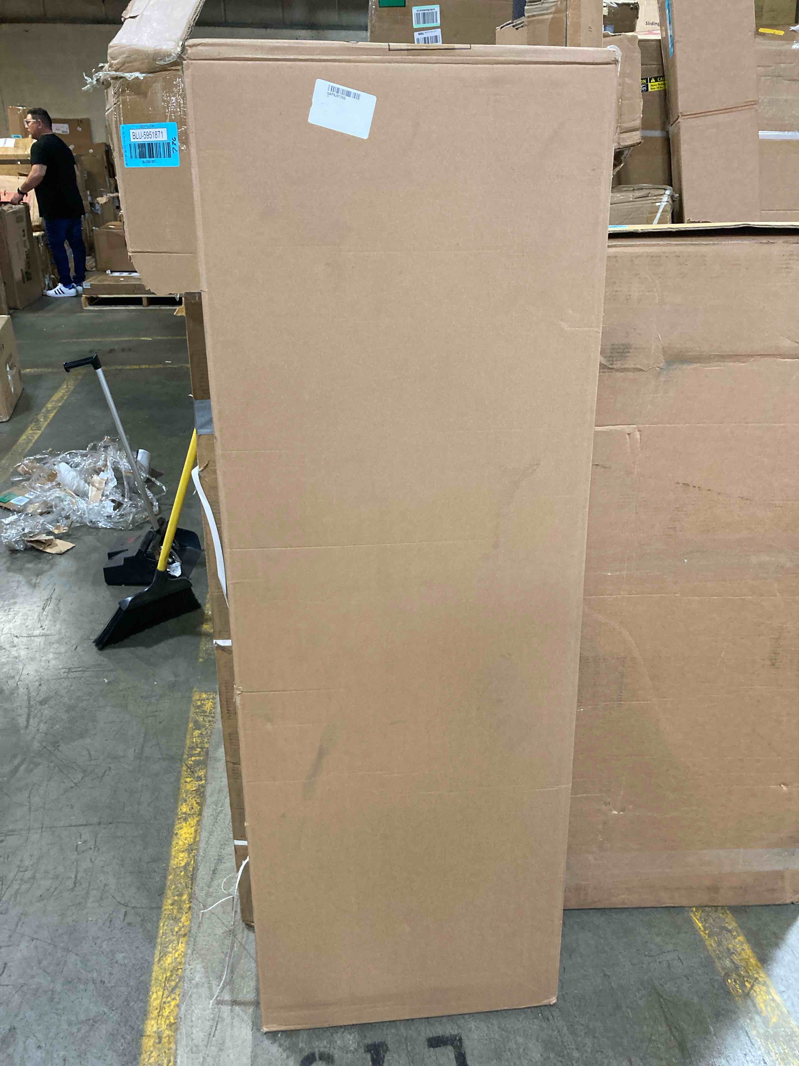 https://s3.amazonaws.com/lotting-images-prod/phillipi/BLU5951871_1715192902757.jpeg